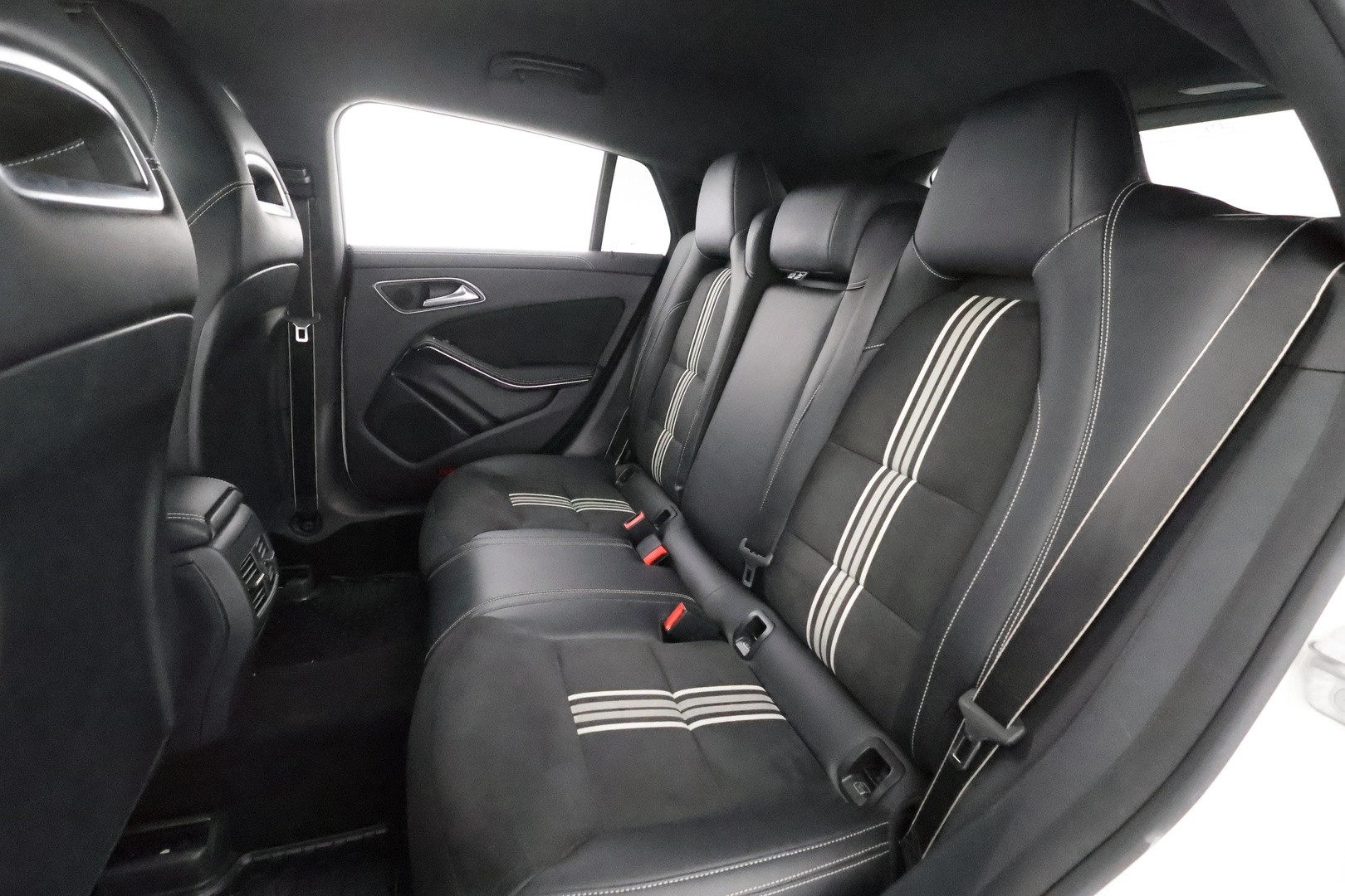 MERCEDES-BENZ CLA 2017