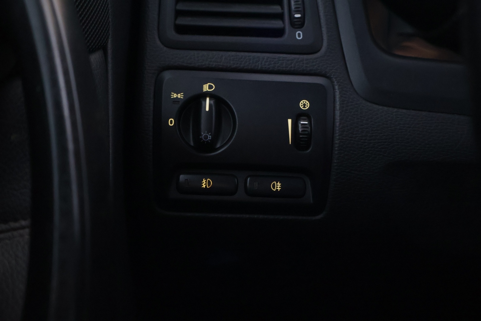VOLVO XC70 2005