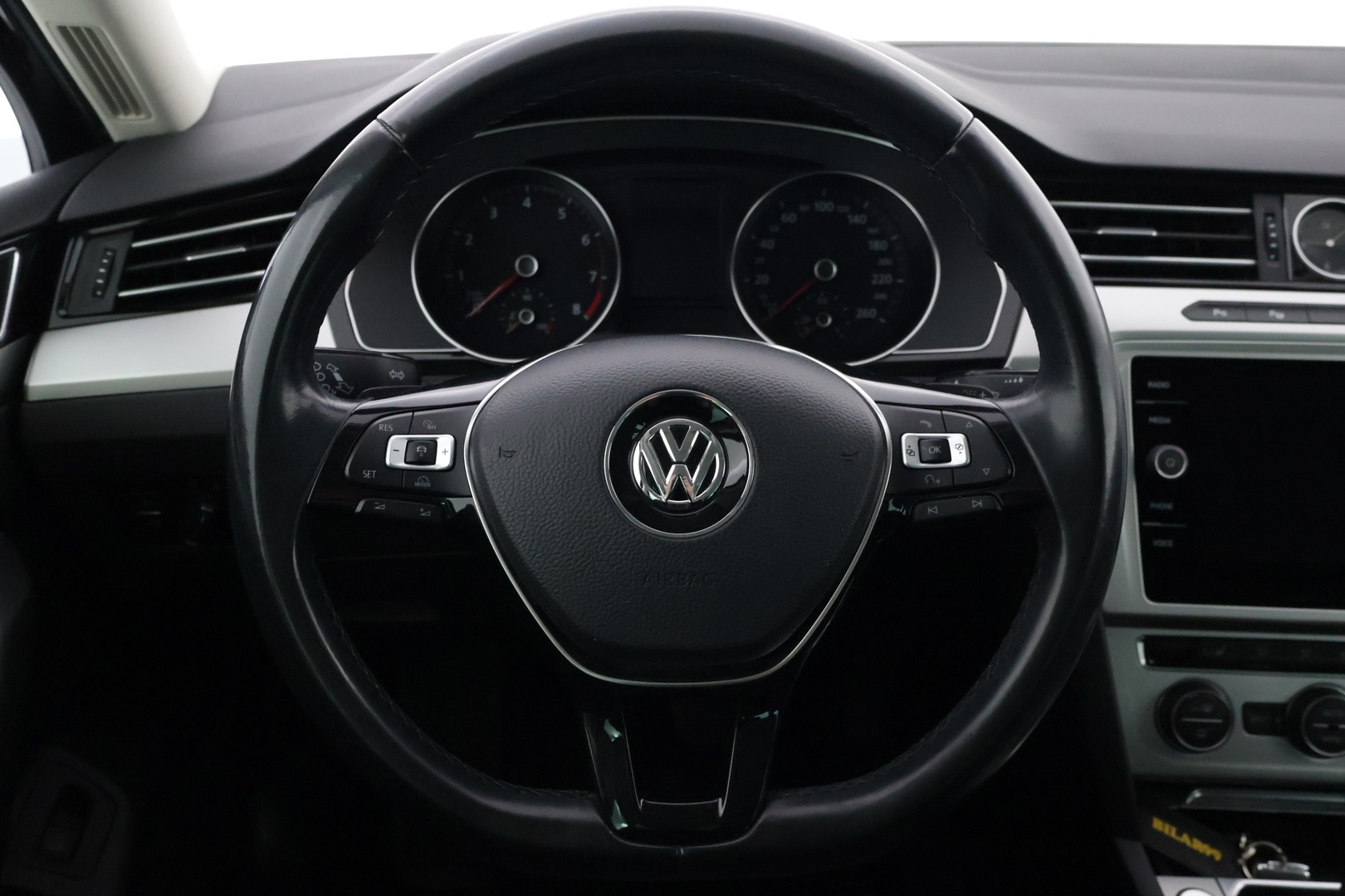 VOLKSWAGEN Passat 2018