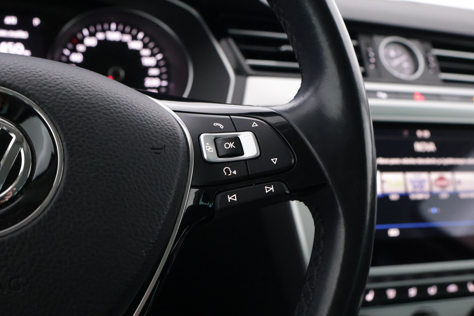 VOLKSWAGEN Passat 2018