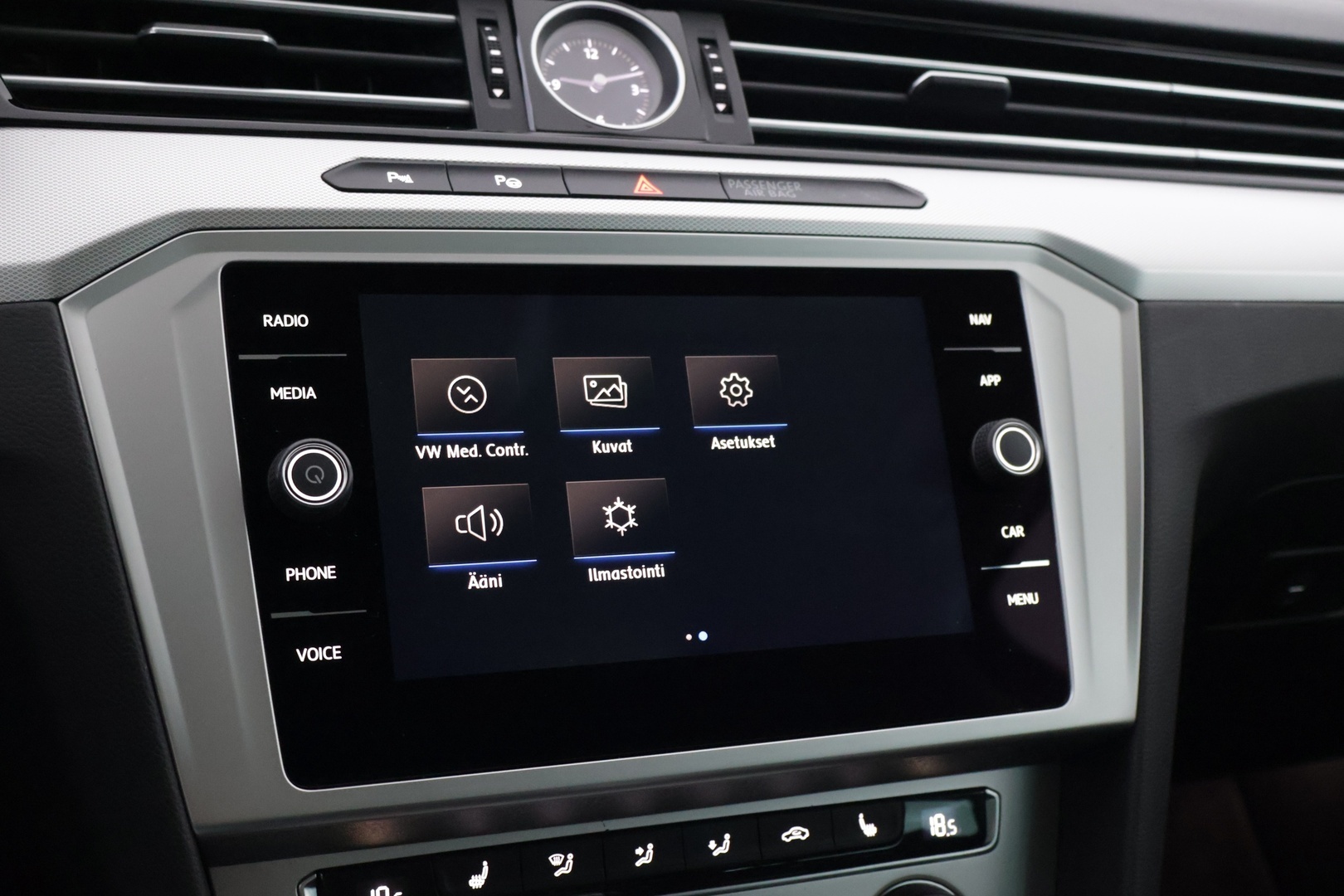 VOLKSWAGEN Passat 2018