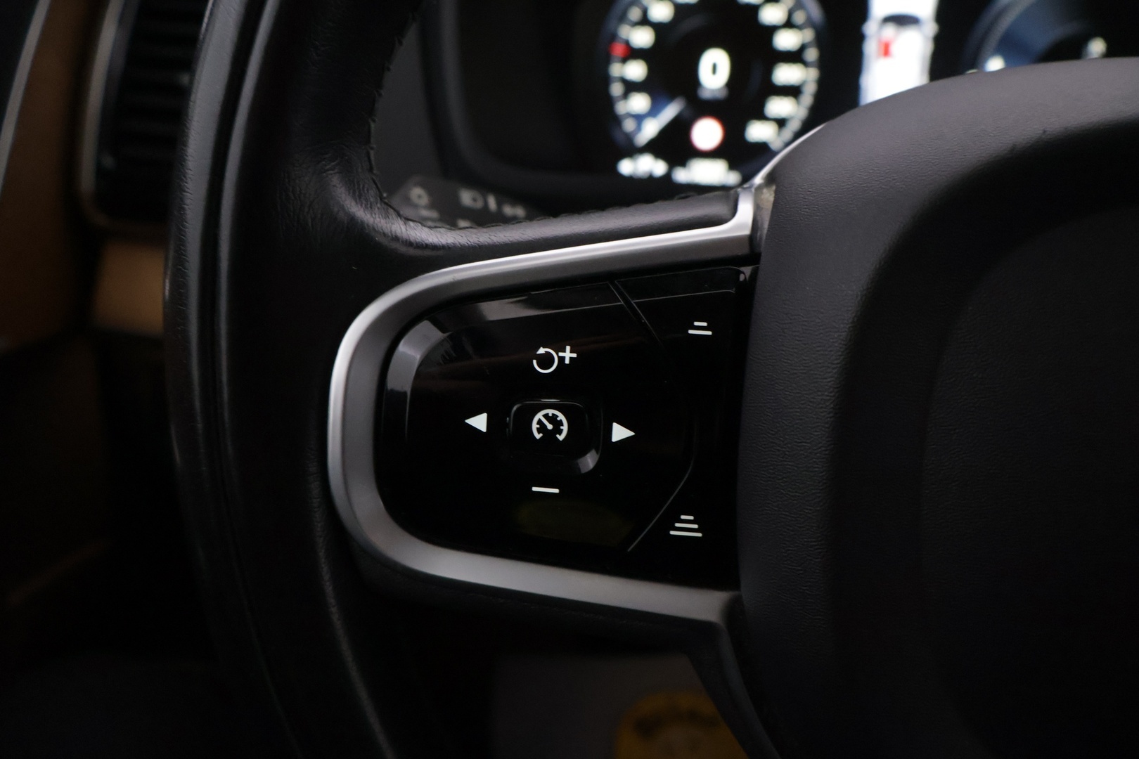 VOLVO XC90 2019