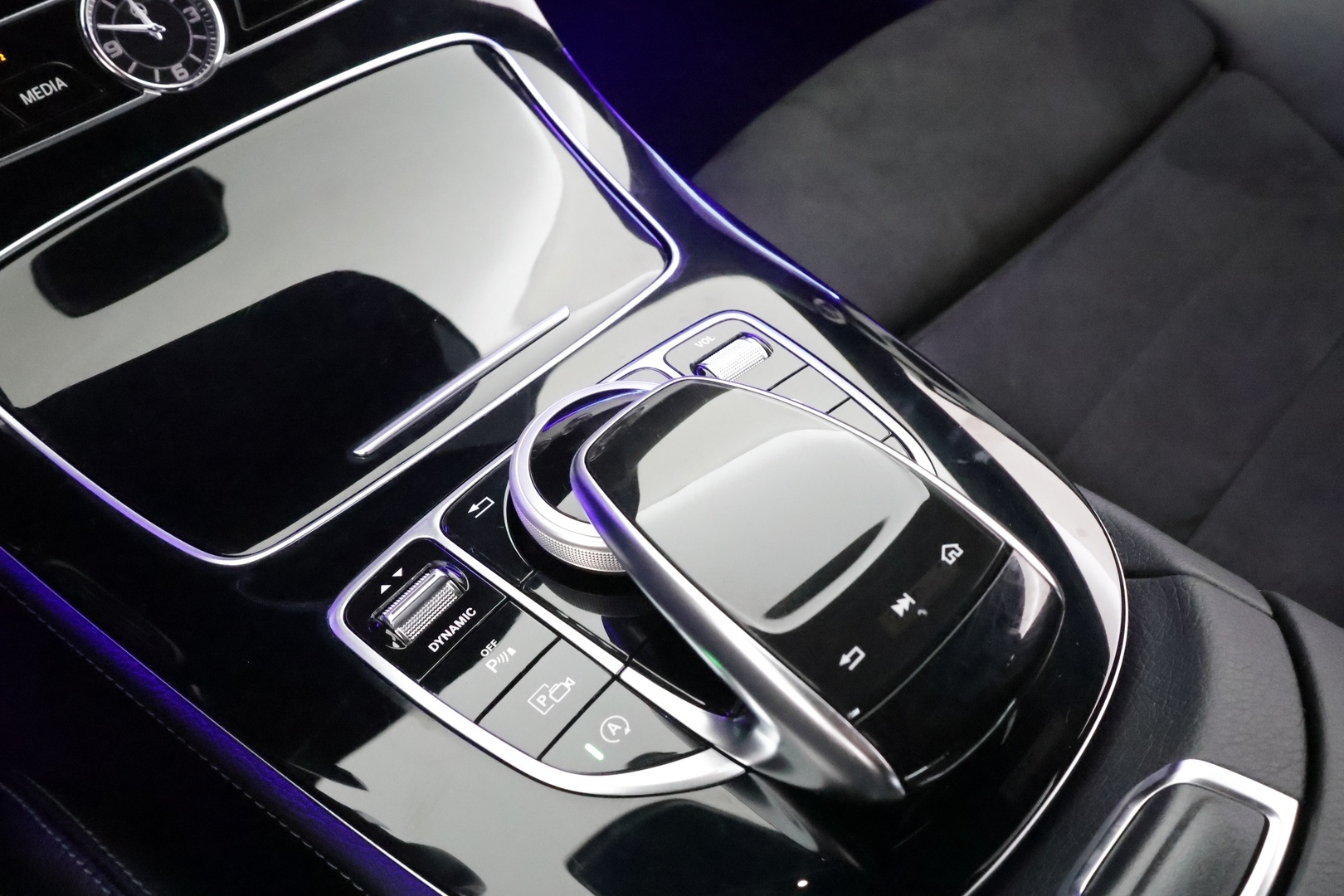 MERCEDES-BENZ E 2017