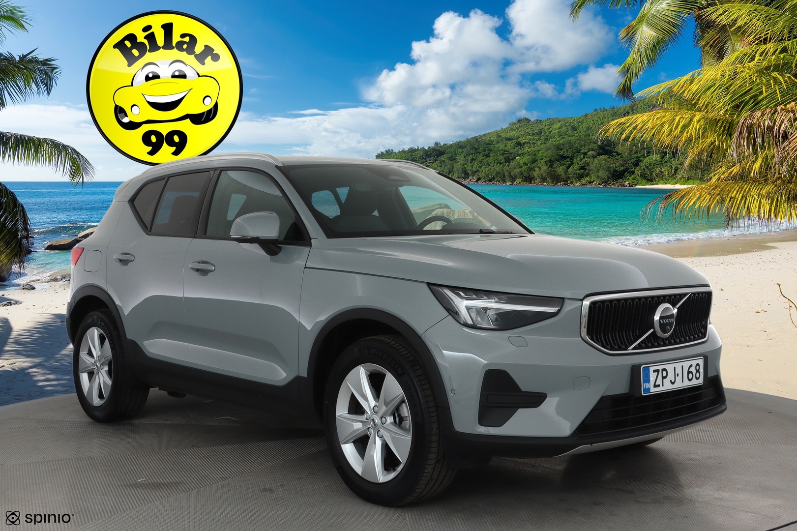 VOLVO XC40 2025