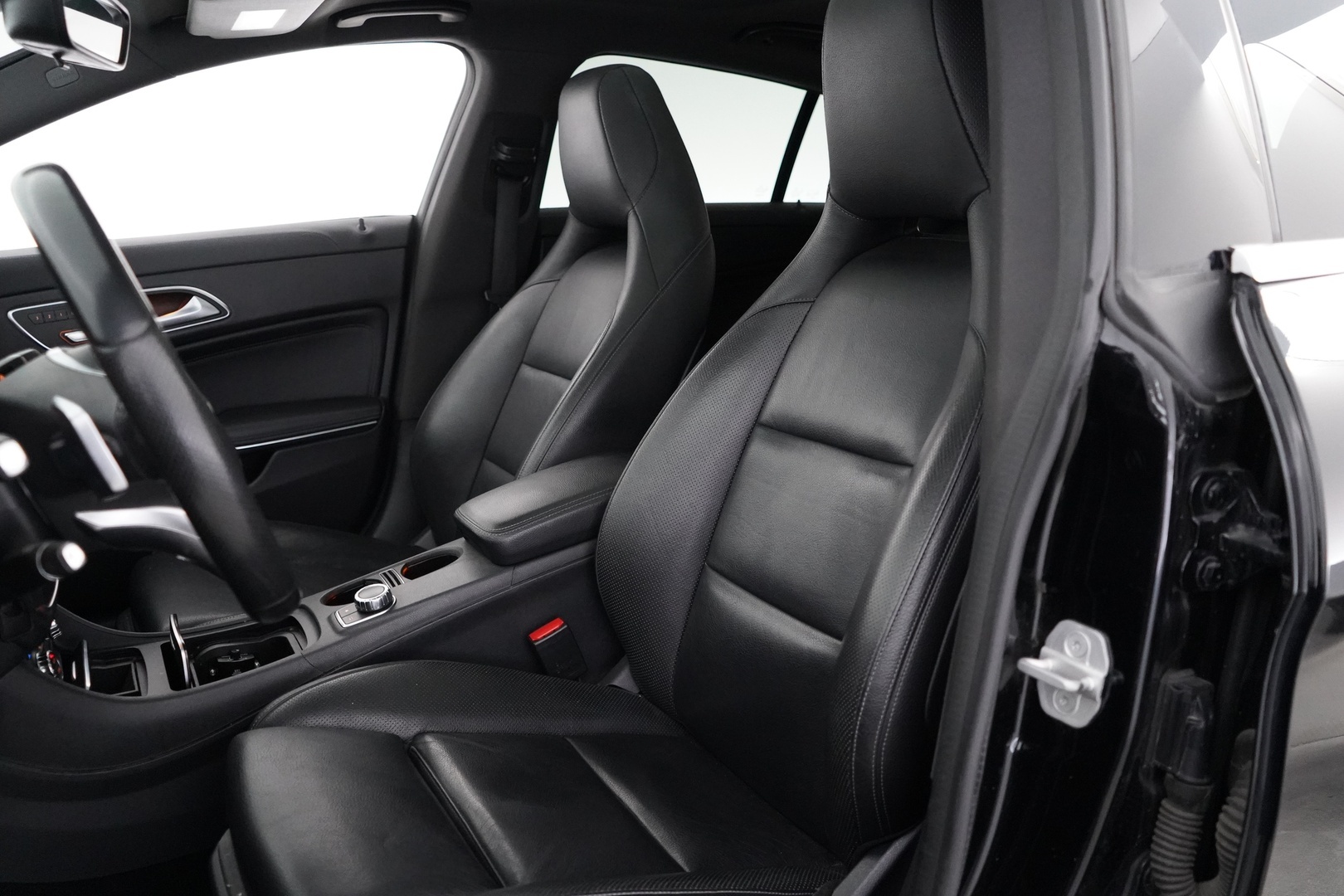 MERCEDES-BENZ CLA 2016