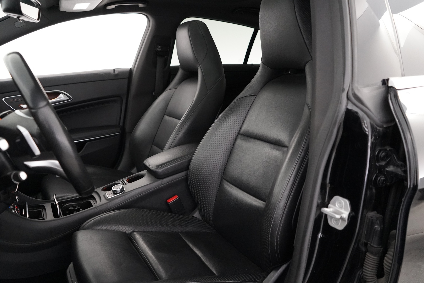 MERCEDES-BENZ CLA 2016