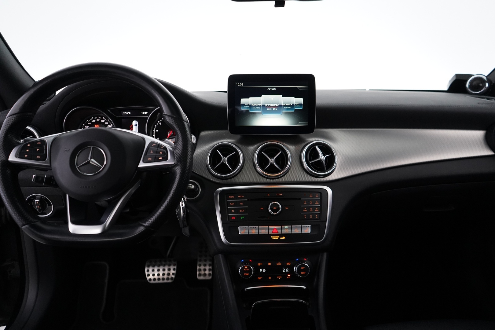 MERCEDES-BENZ CLA 2016
