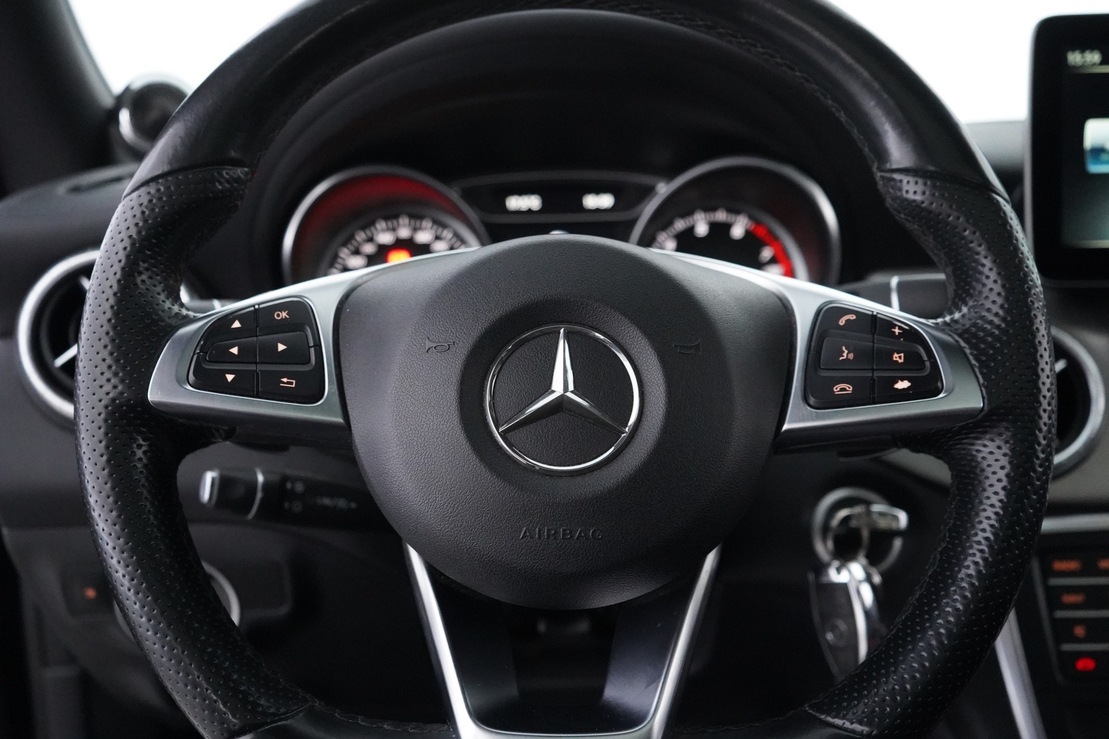 MERCEDES-BENZ CLA 2016