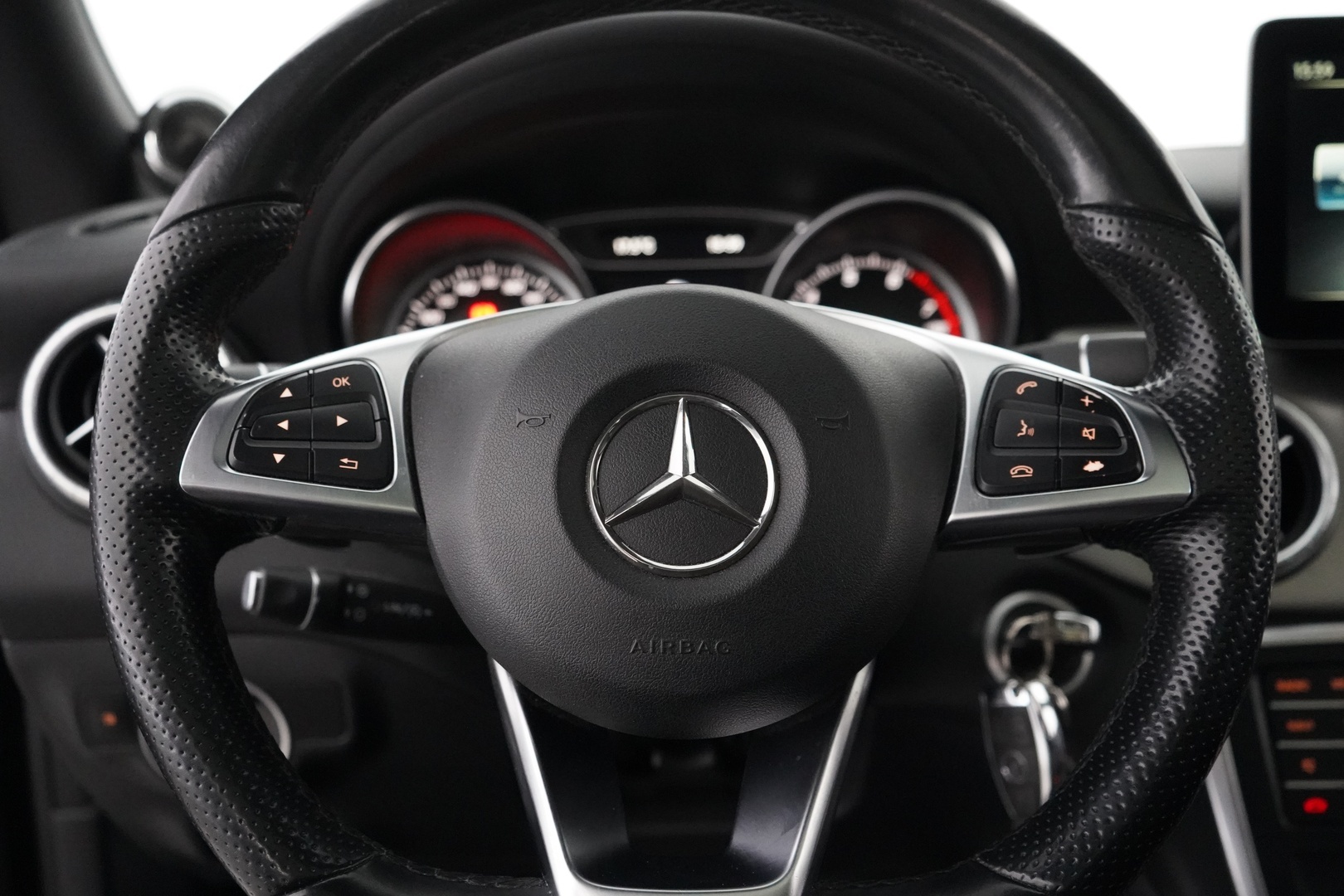 MERCEDES-BENZ CLA 2016