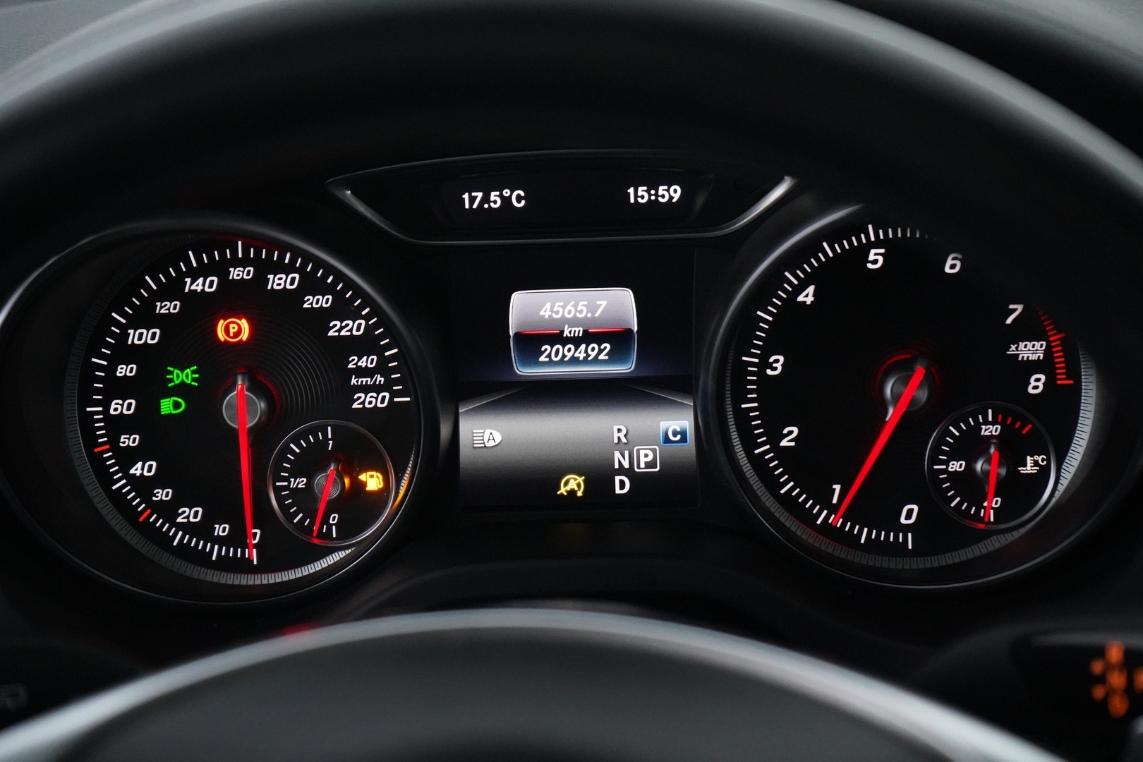 MERCEDES-BENZ CLA 2016