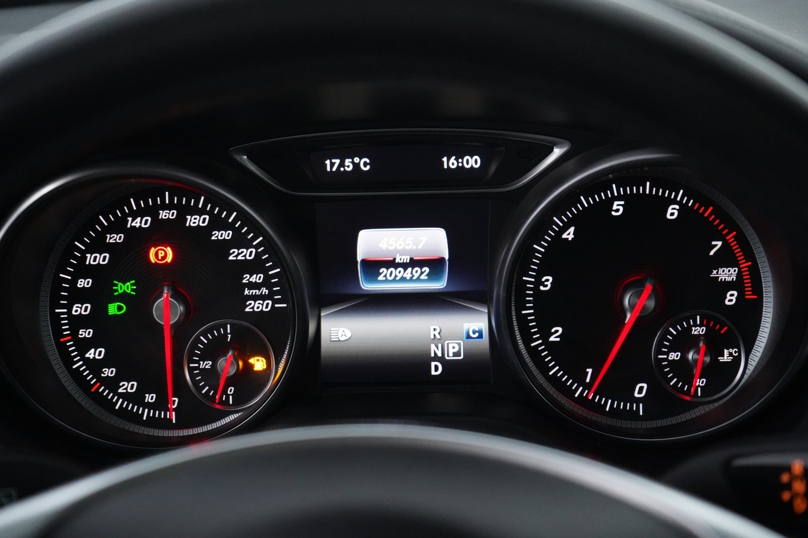 MERCEDES-BENZ CLA 2016