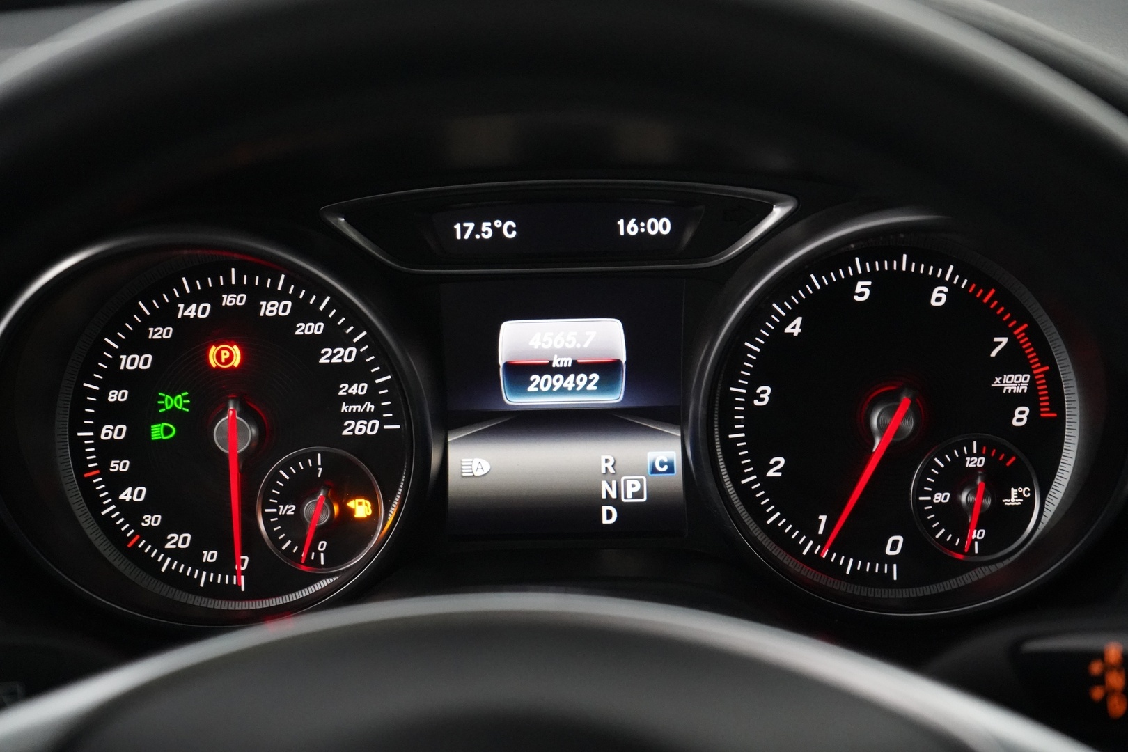 MERCEDES-BENZ CLA 2016