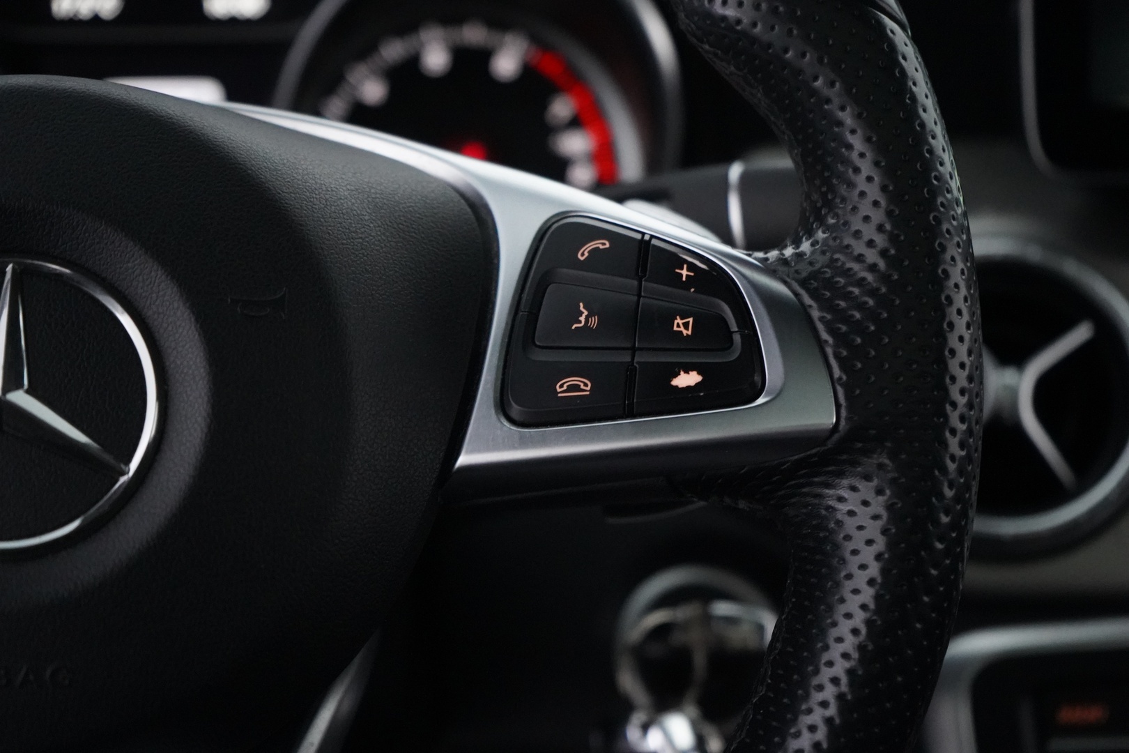 MERCEDES-BENZ CLA 2016