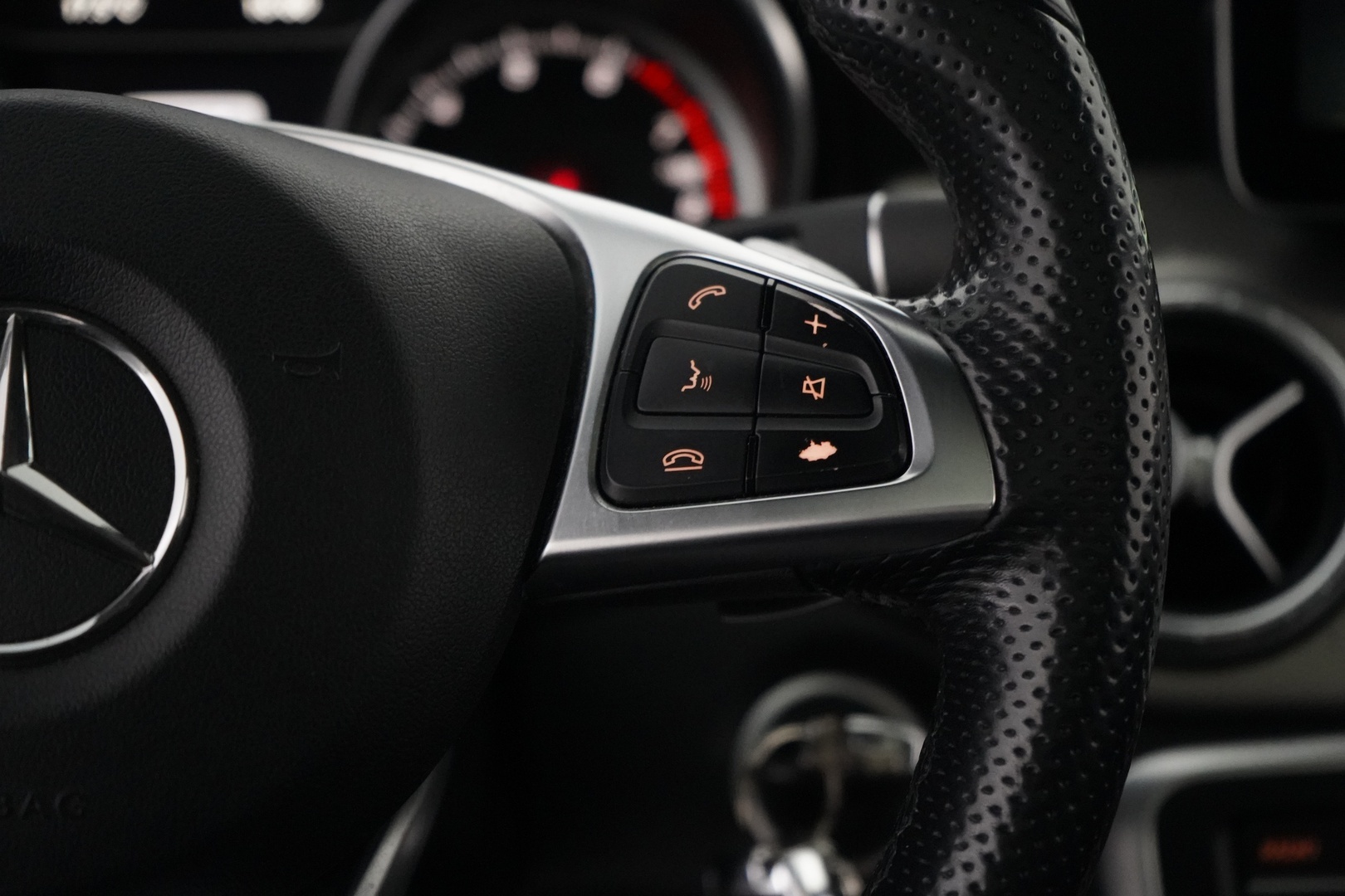 MERCEDES-BENZ CLA 2016