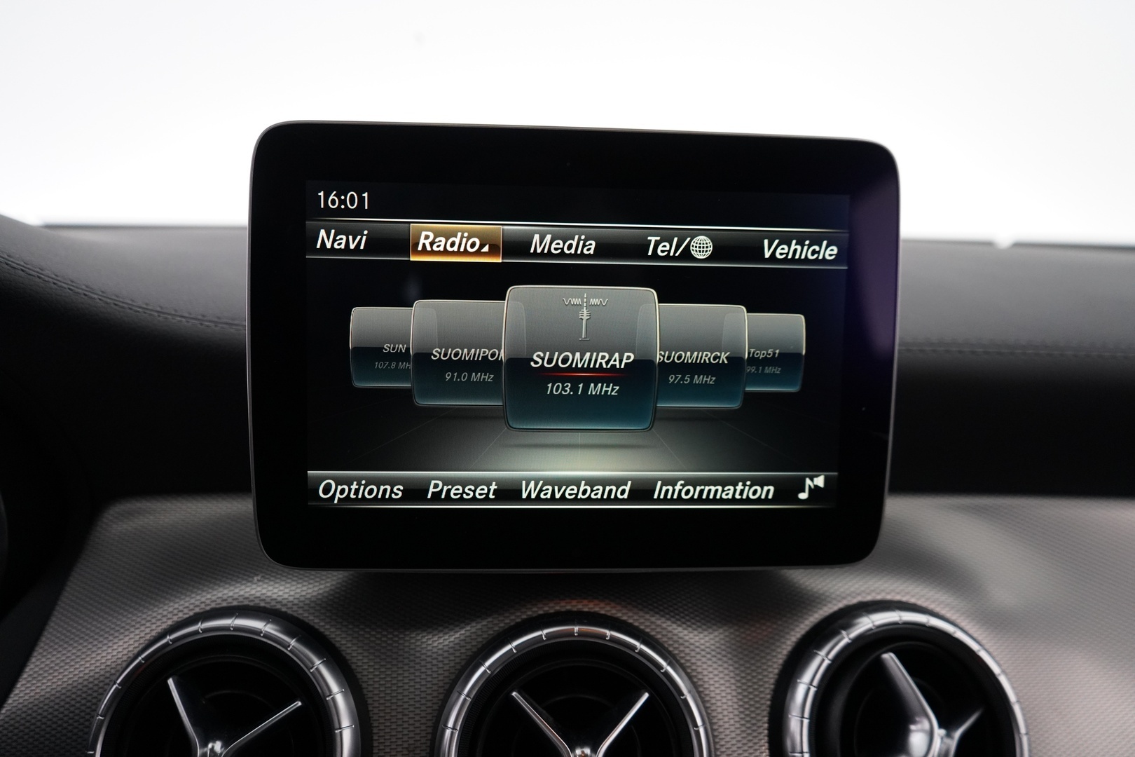 MERCEDES-BENZ CLA 2016