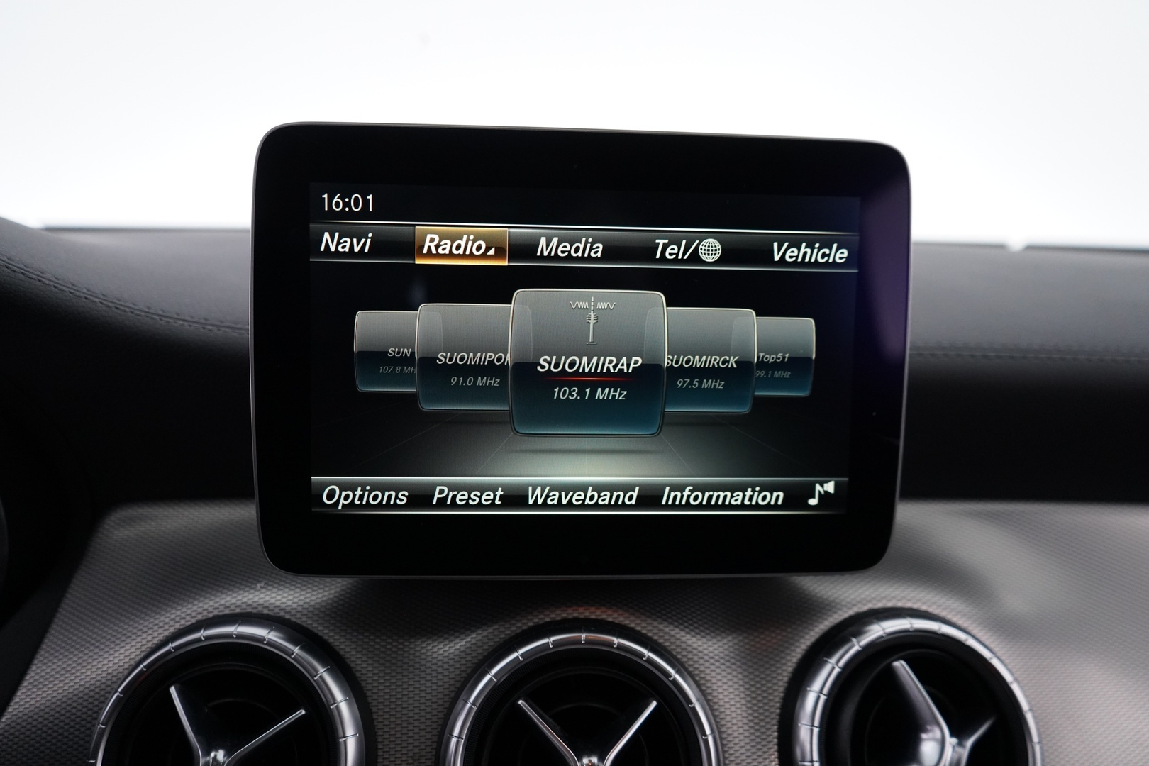 MERCEDES-BENZ CLA 2016