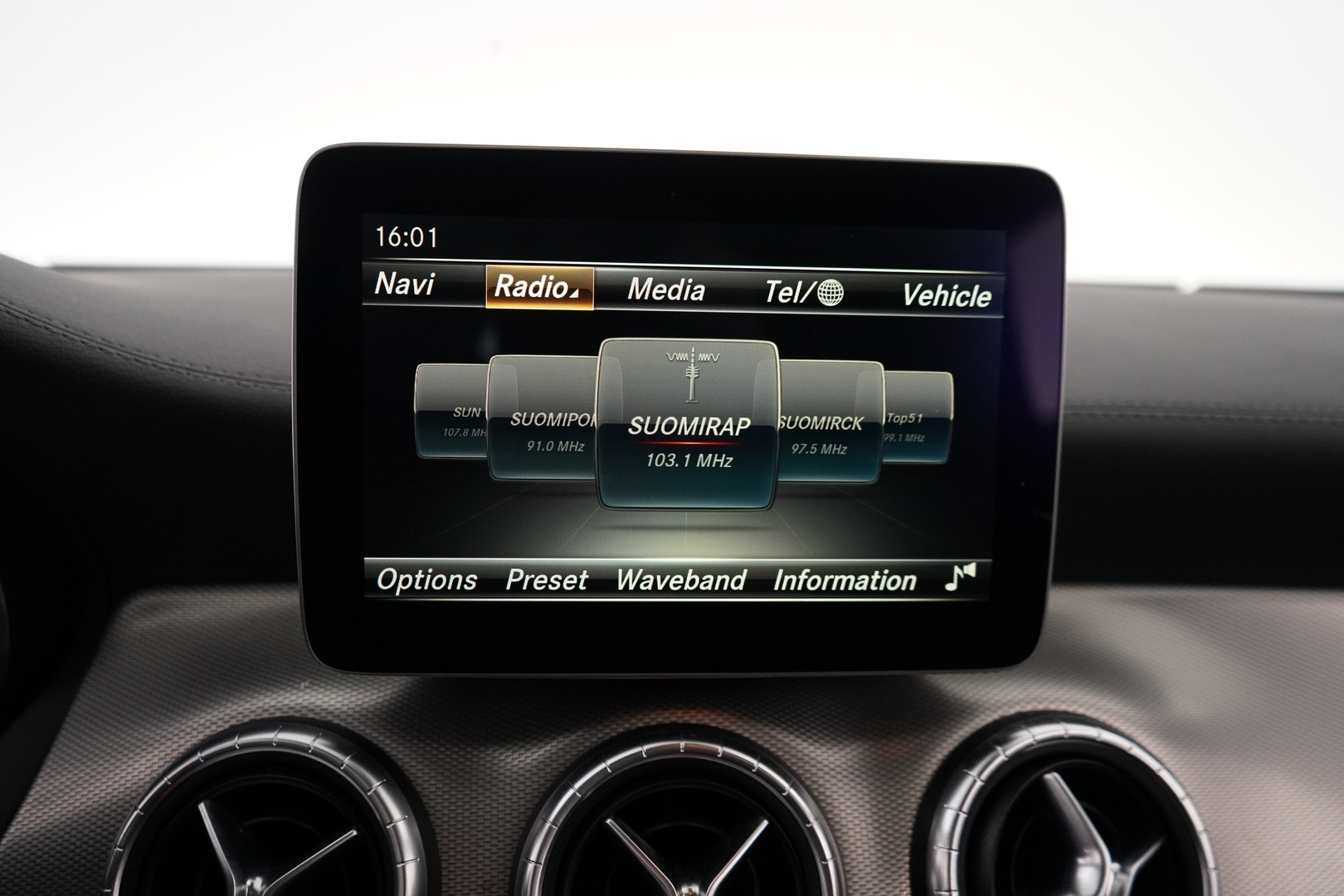 MERCEDES-BENZ CLA 2016