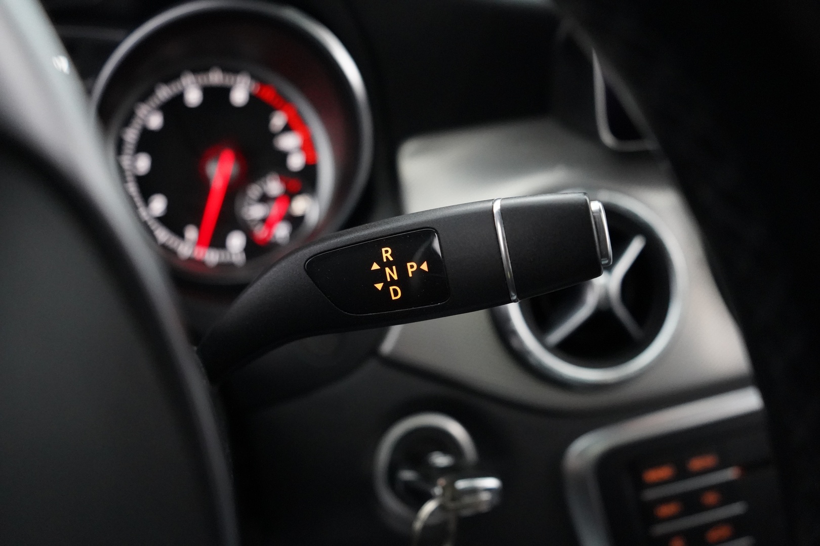 MERCEDES-BENZ CLA 2016