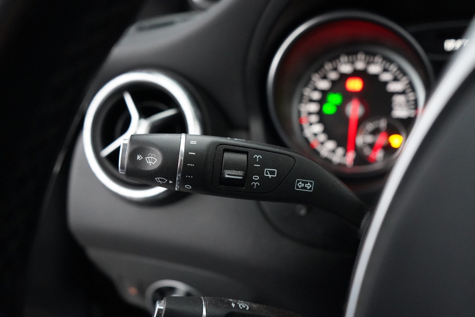 MERCEDES-BENZ CLA 2016