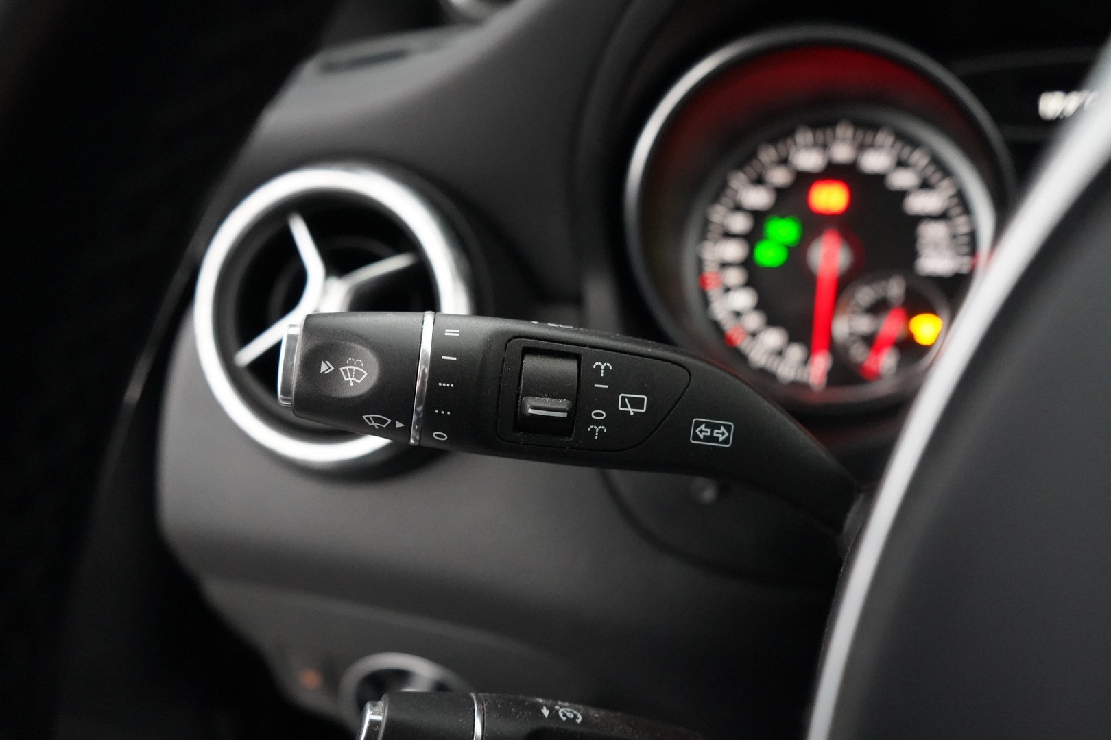 MERCEDES-BENZ CLA 2016