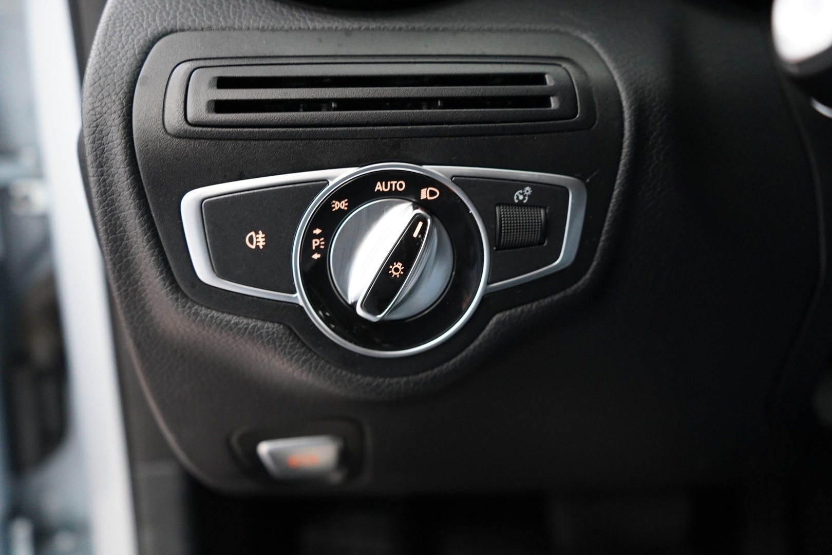 MERCEDES-BENZ C 2015