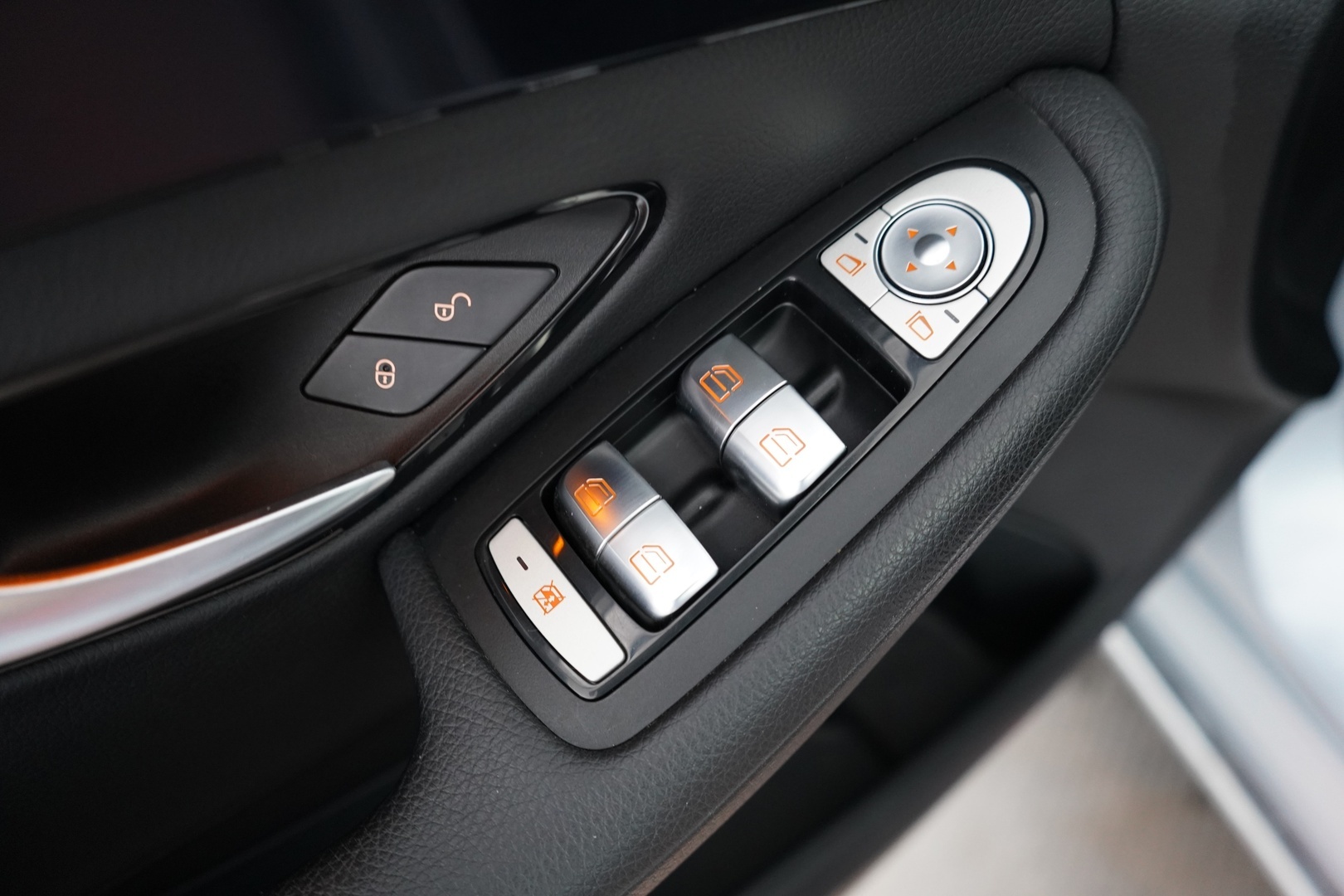 MERCEDES-BENZ C 2015