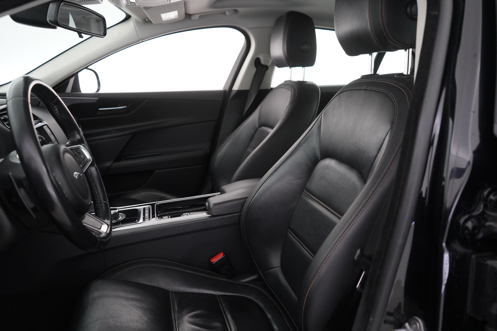 JAGUAR XE 2018