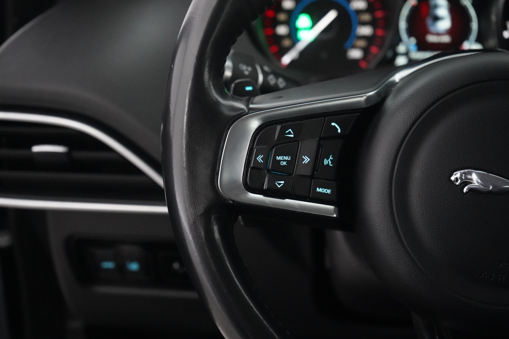 JAGUAR XE 2018