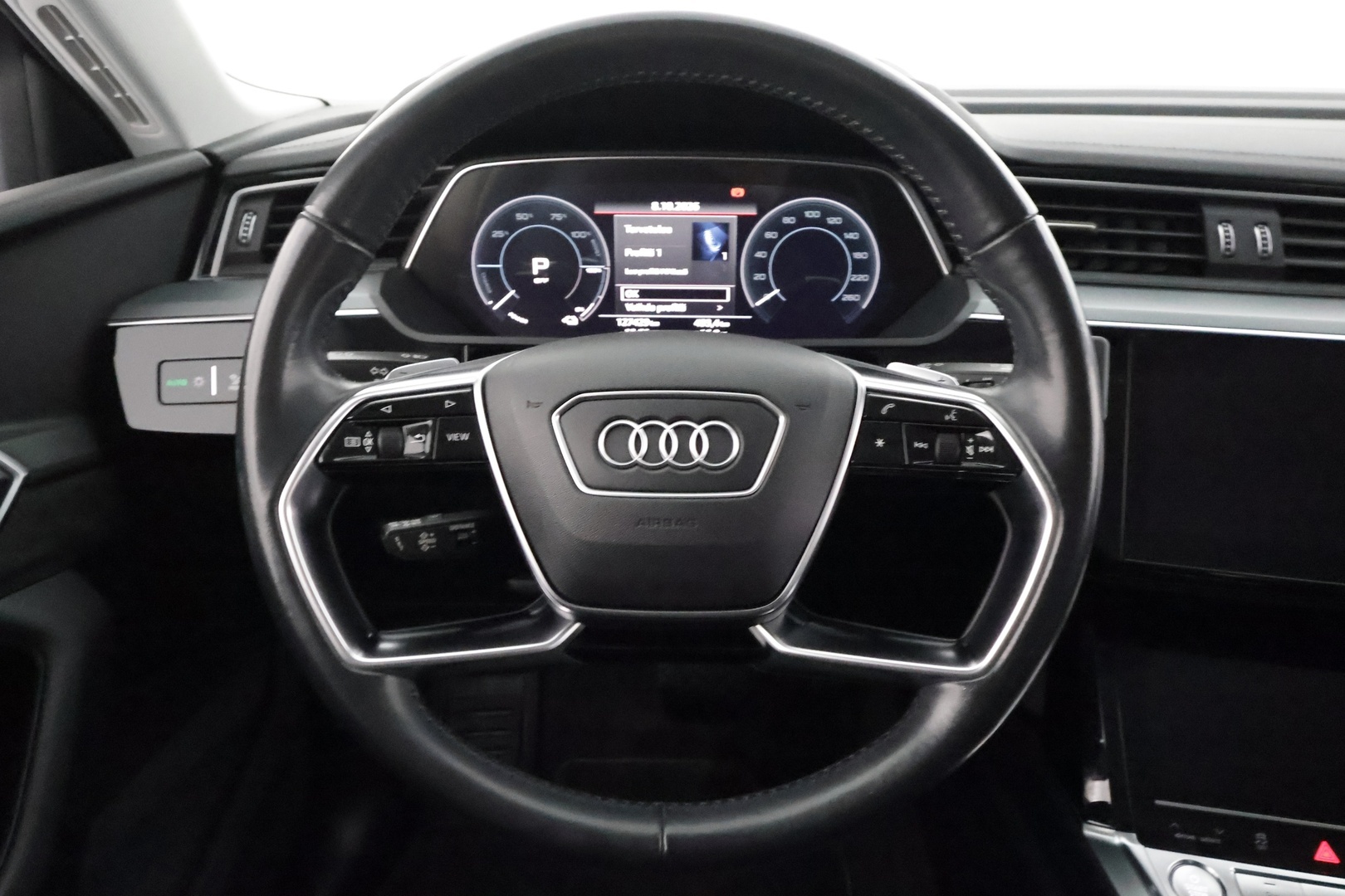 AUDI e-tron 2020