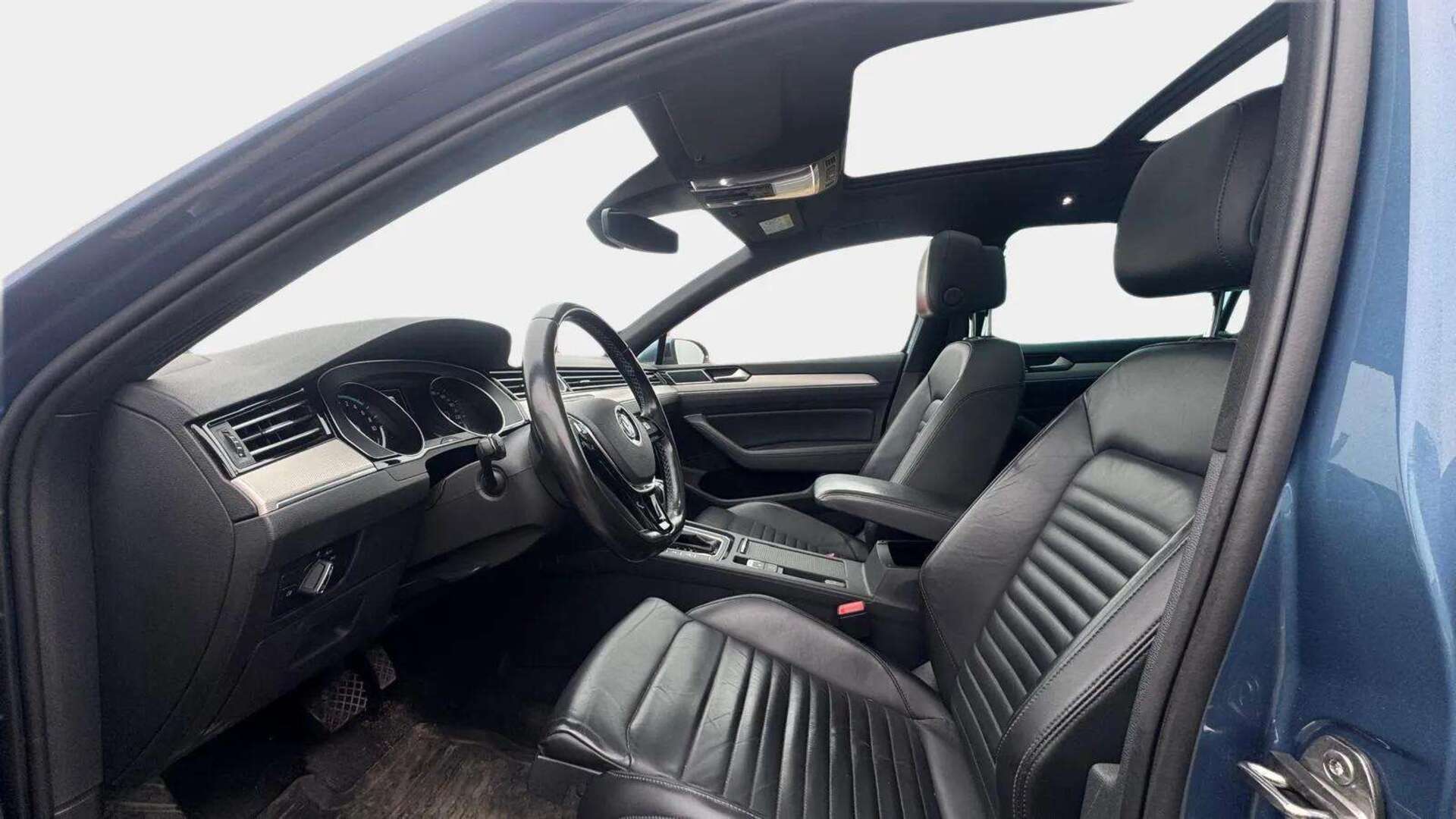 VOLKSWAGEN Passat 2017