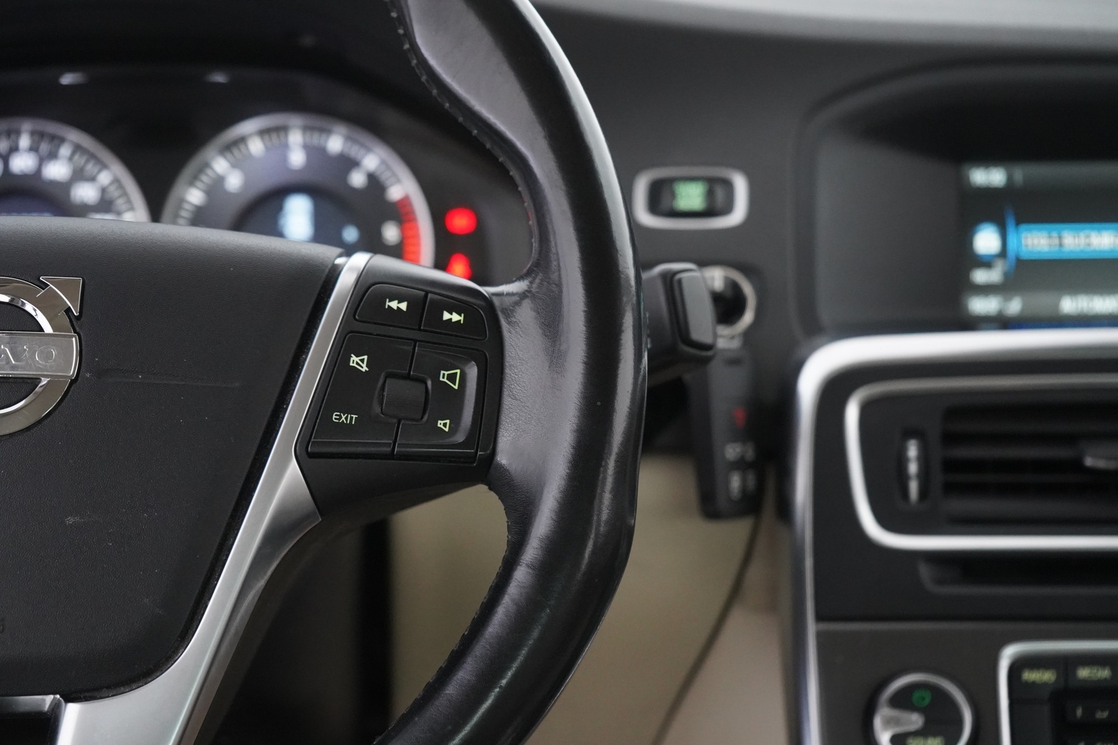 VOLVO S60 2011