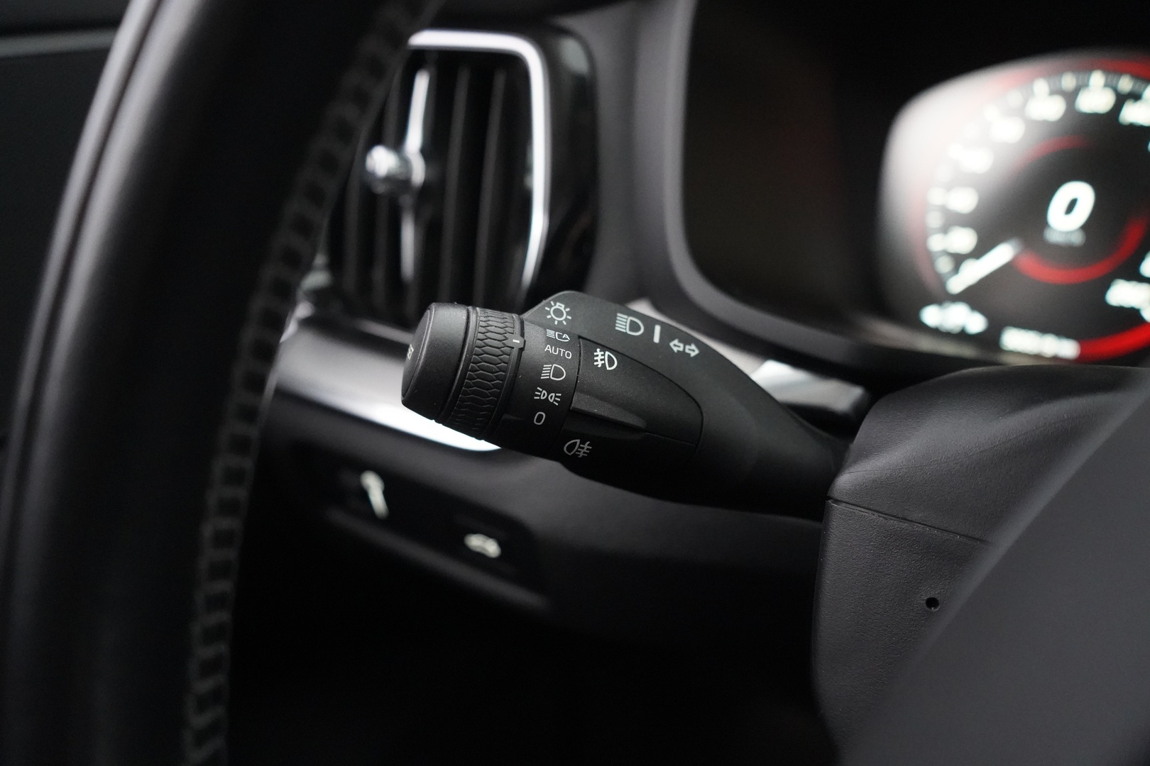 VOLVO V60 2019