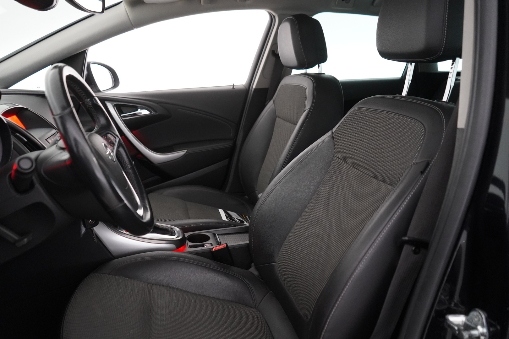 OPEL Astra 2011