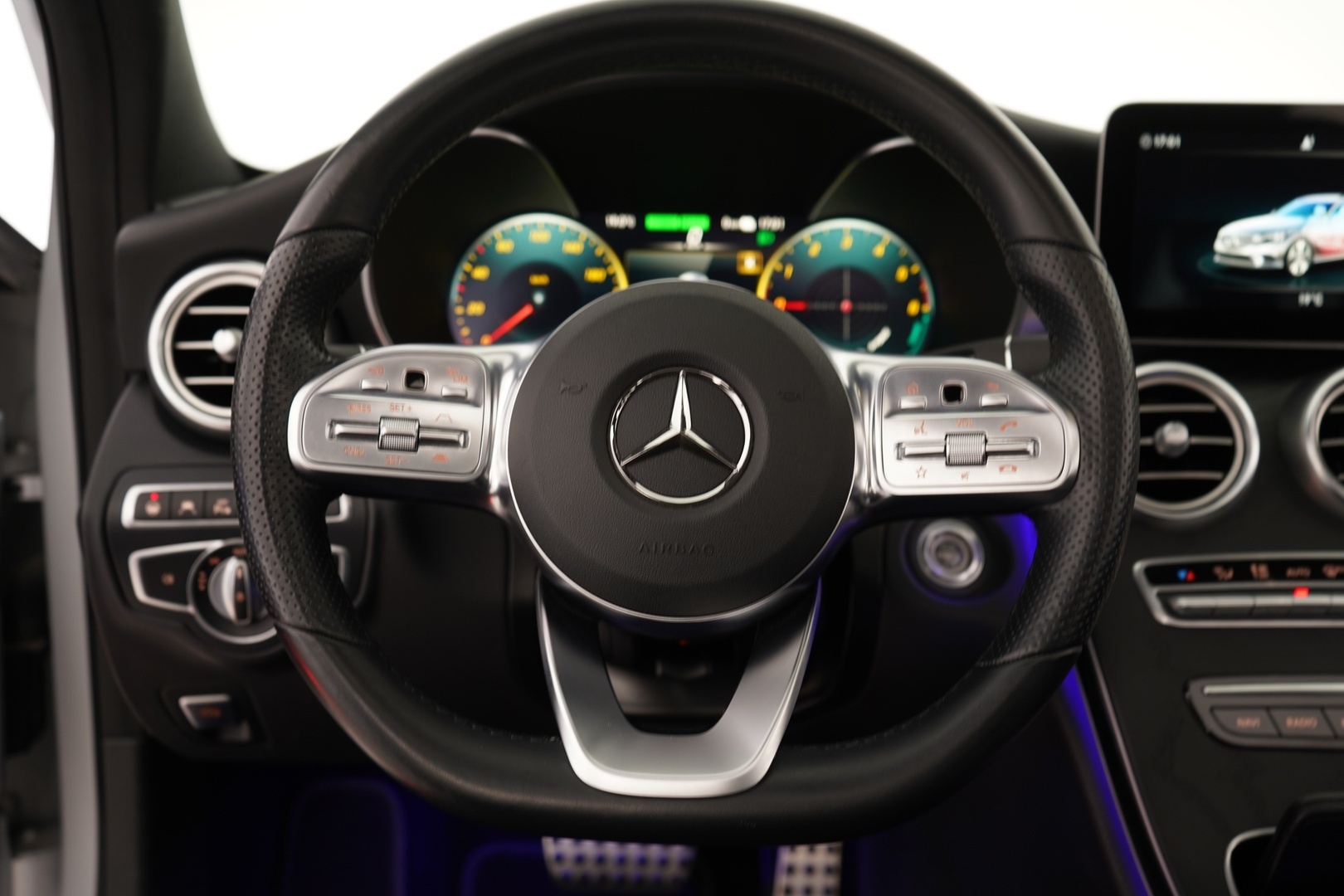 MERCEDES-BENZ C 2020