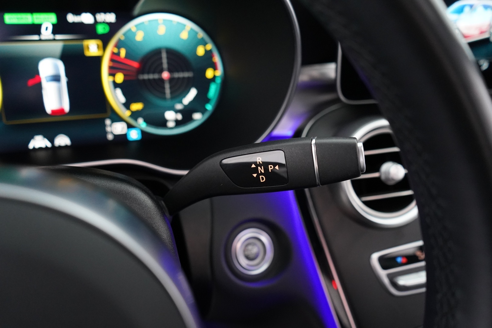 MERCEDES-BENZ C 2020