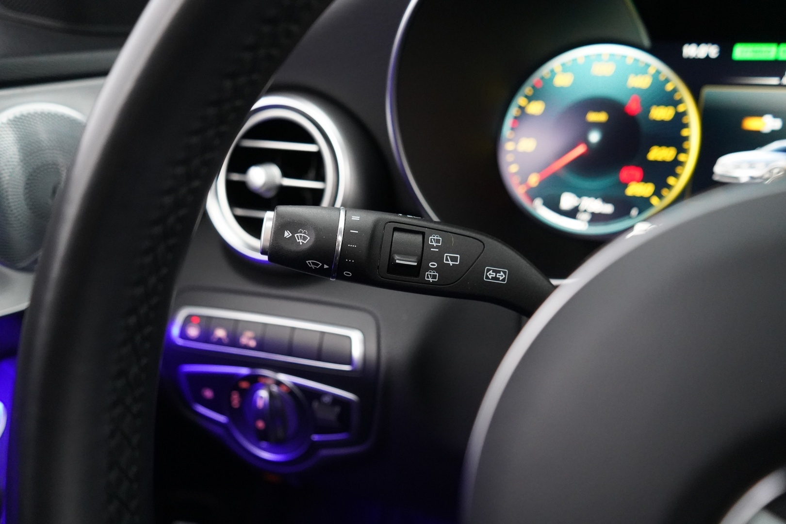 MERCEDES-BENZ C 2020