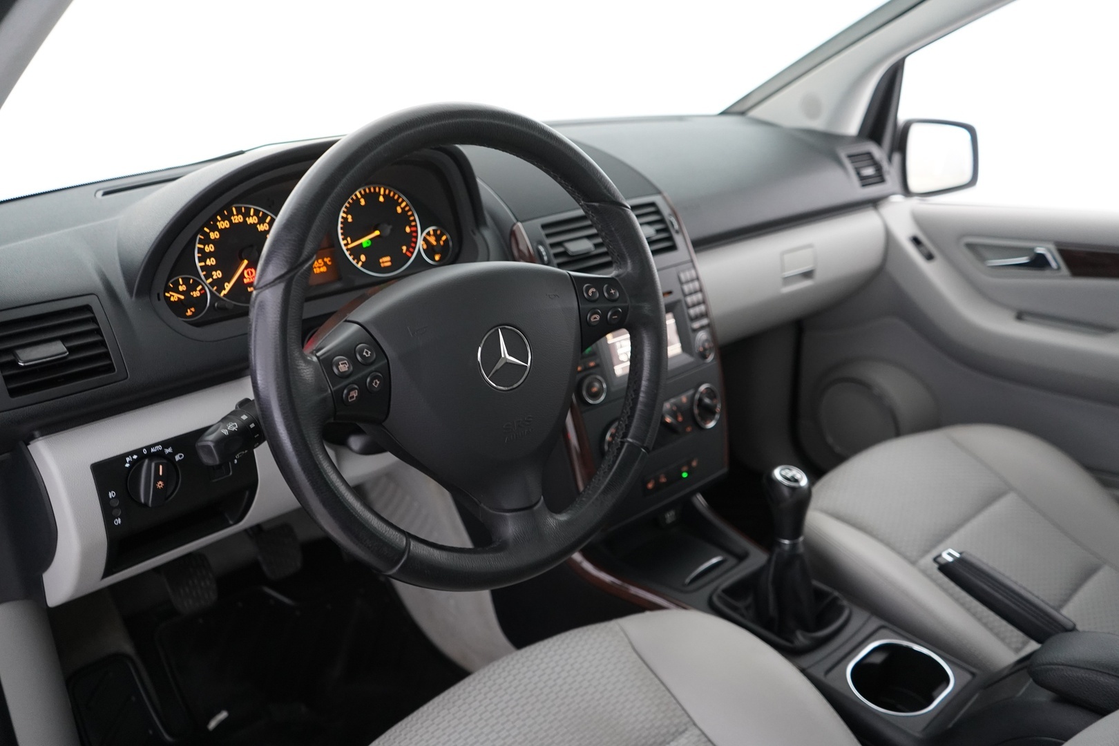 MERCEDES-BENZ A 2012
