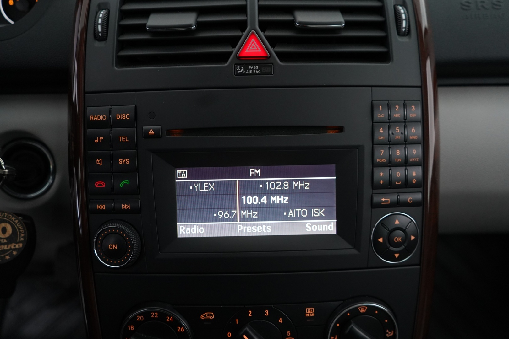 MERCEDES-BENZ A 2012