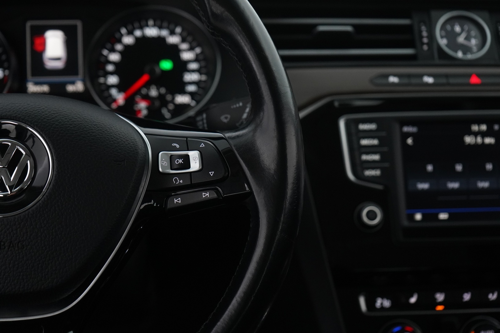 VOLKSWAGEN Passat 2017