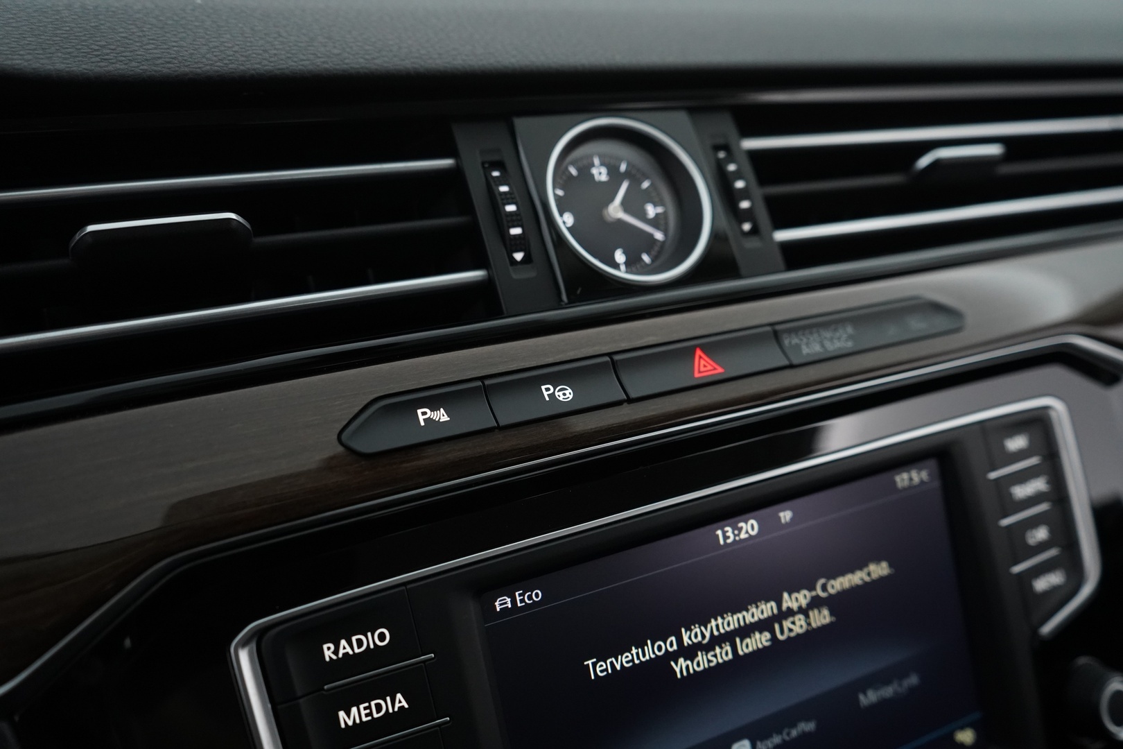 VOLKSWAGEN Passat 2017