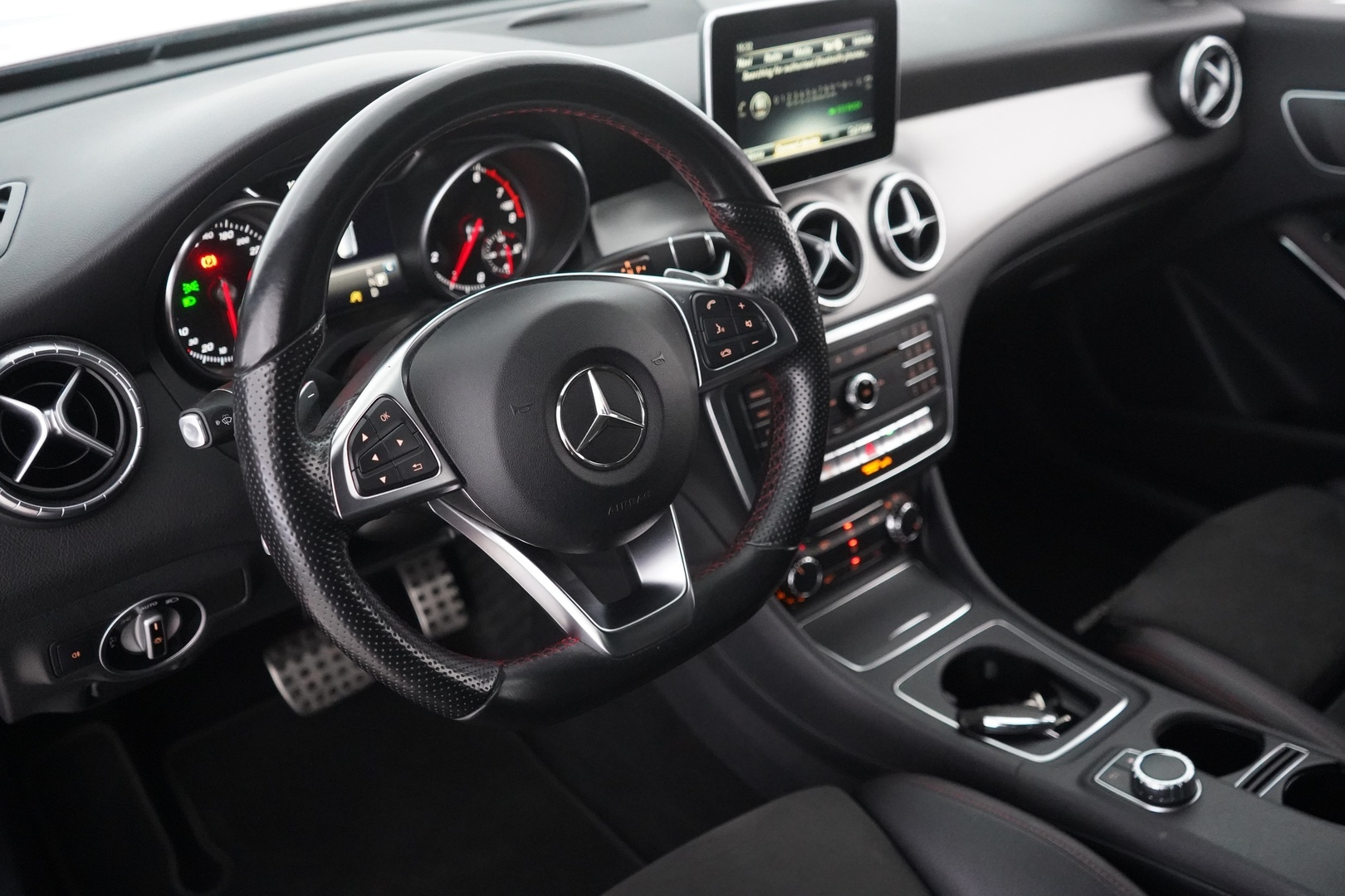 MERCEDES-BENZ CLA 2016