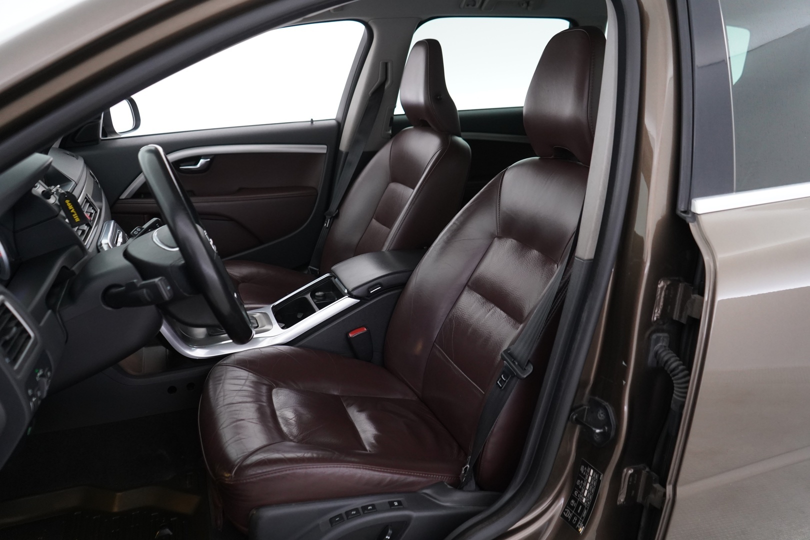 VOLVO V70 2012