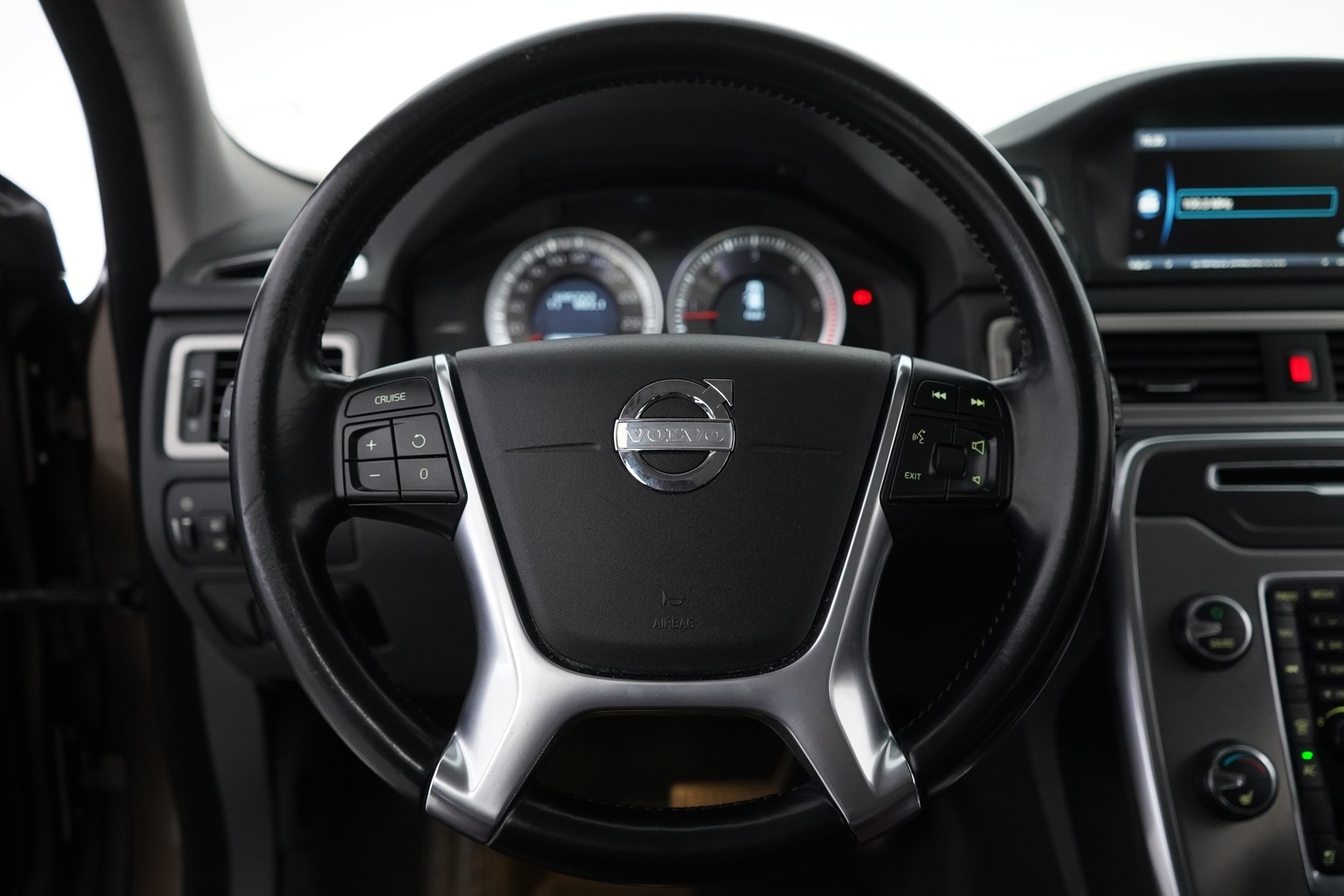 VOLVO V70 2012
