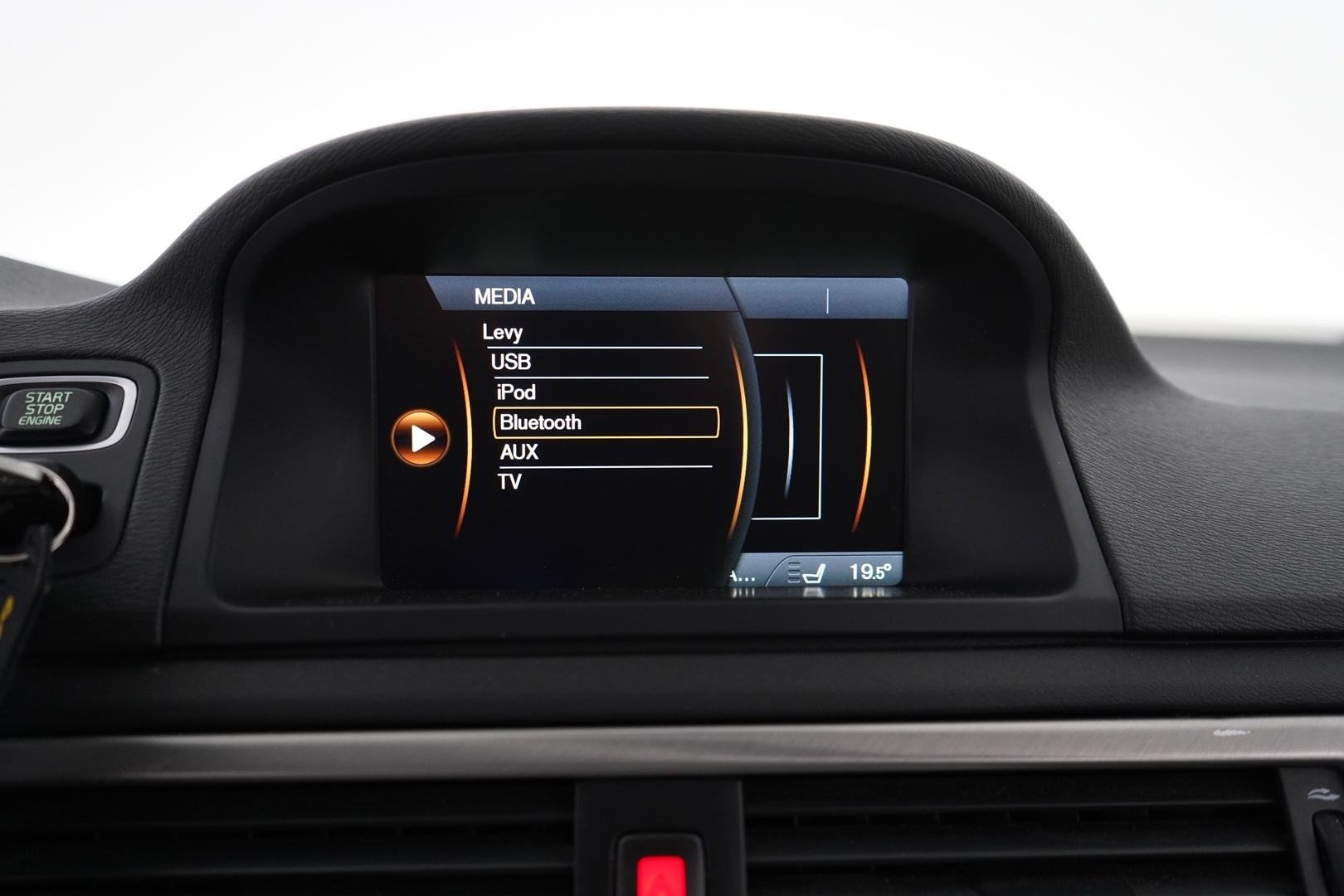 VOLVO V70 2012
