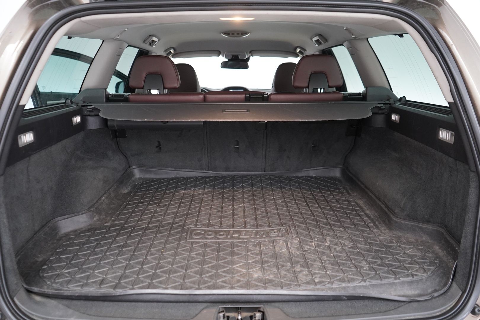 VOLVO V70 2012