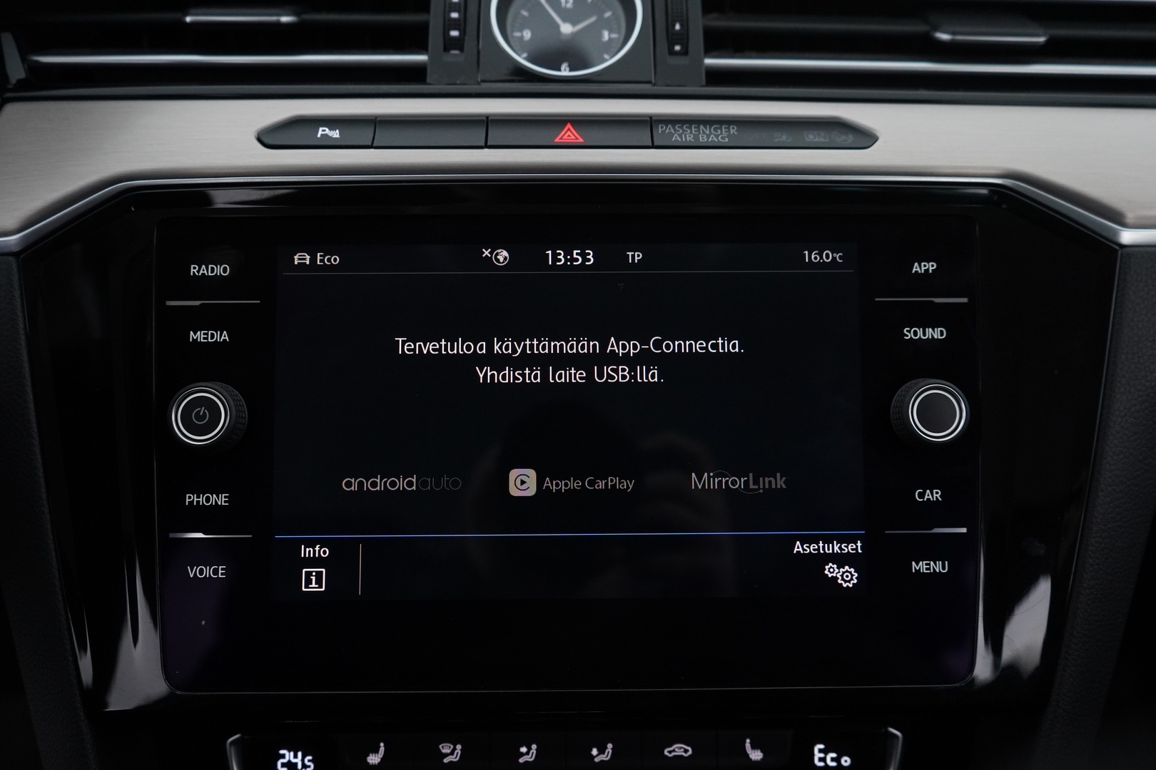 VOLKSWAGEN Passat 2017