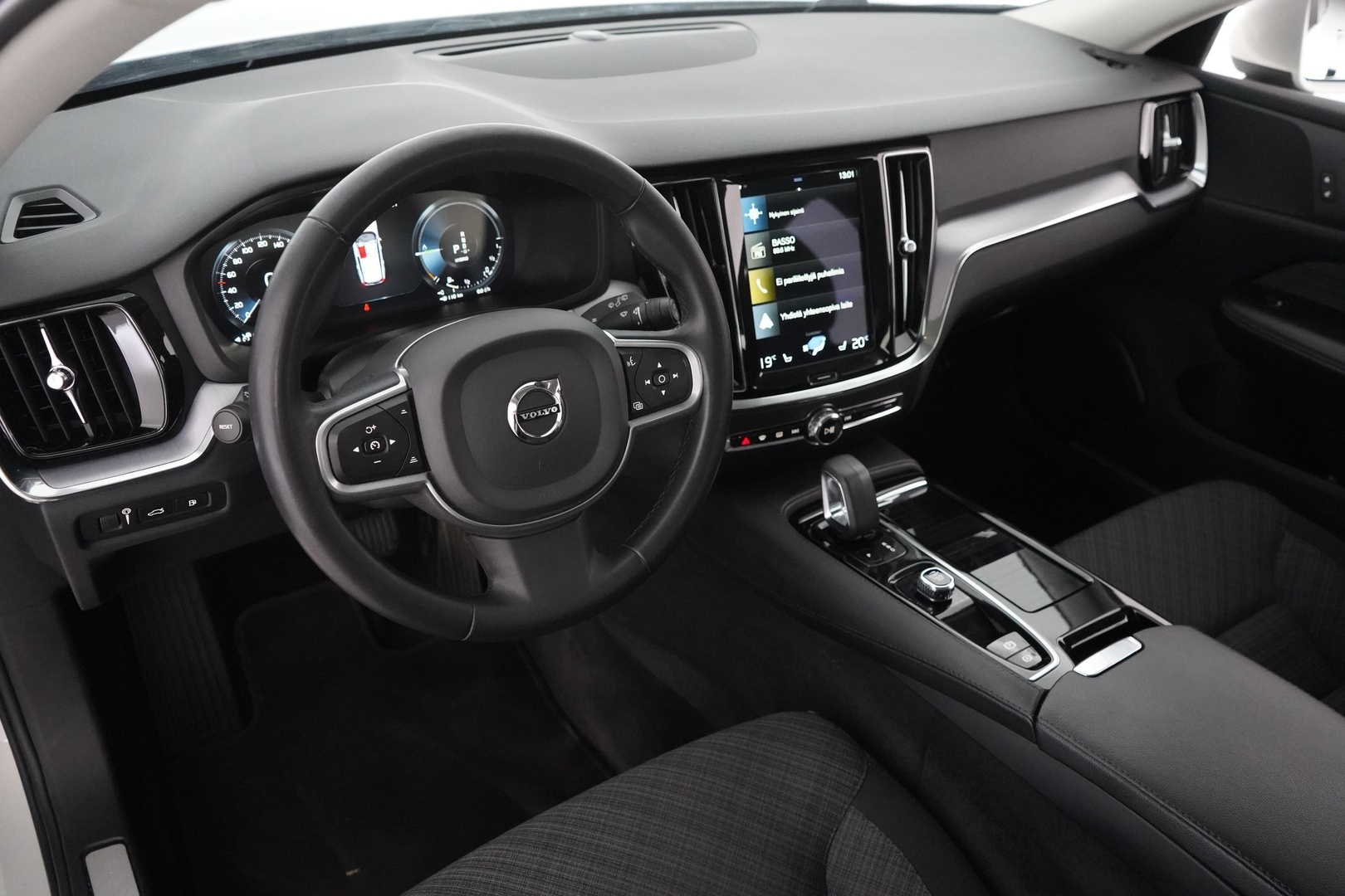 VOLVO V60 2022