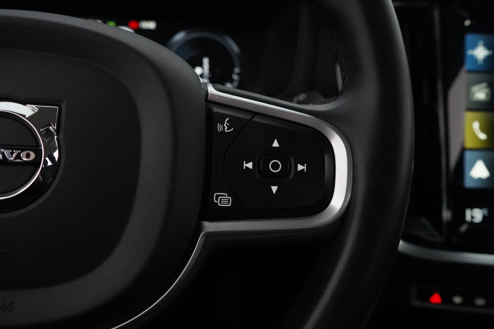 VOLVO V60 2022
