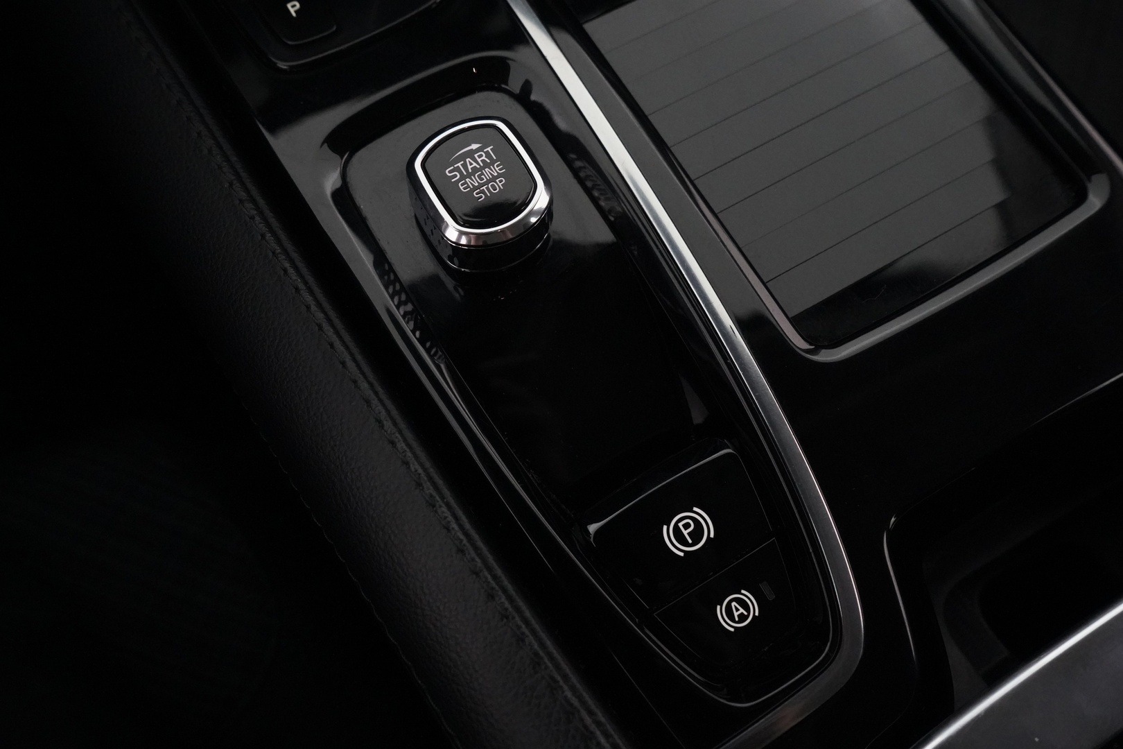 VOLVO V60 2022