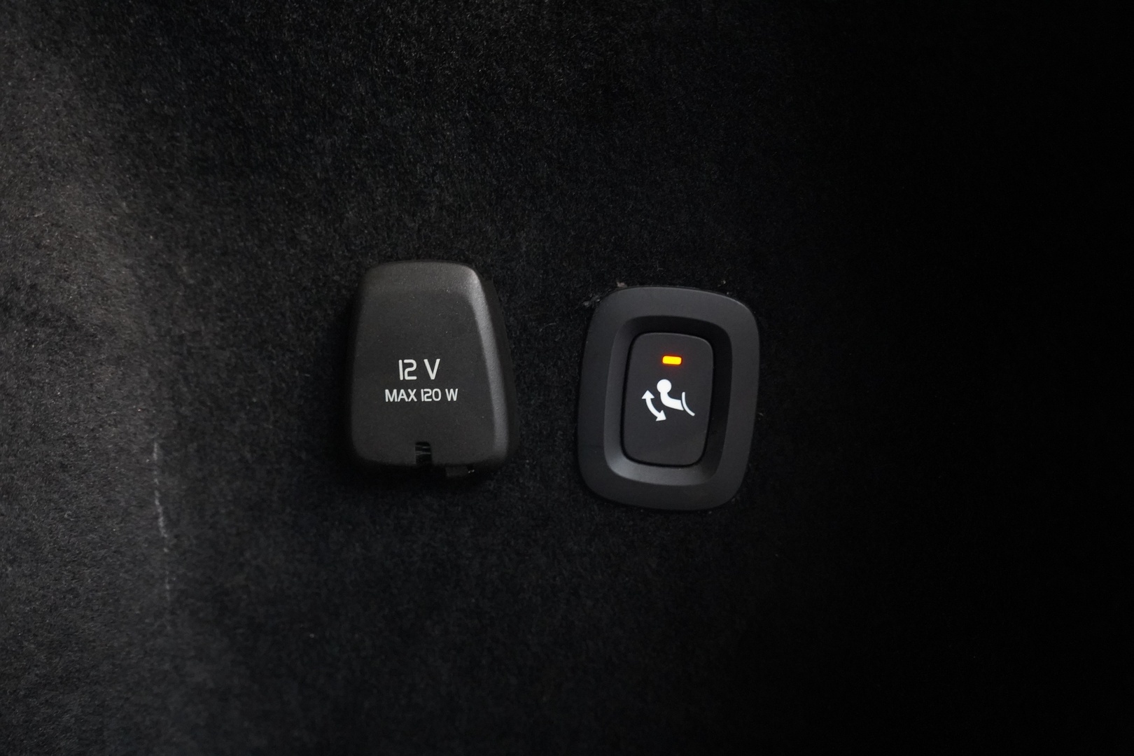 VOLVO V60 2022